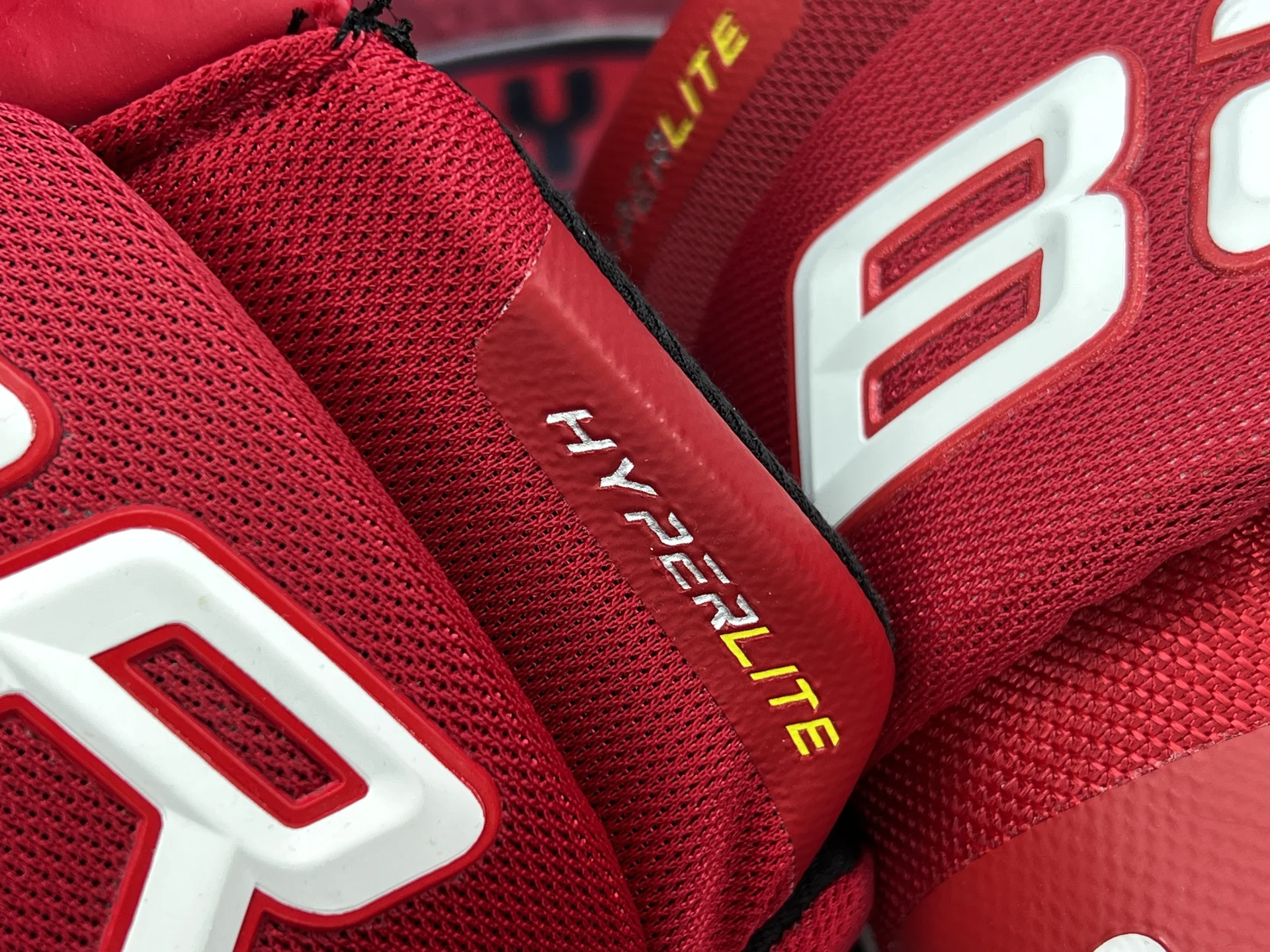 Хоккейные перчатки краги bauer hyperlite SR 14 - миниатюра 3
