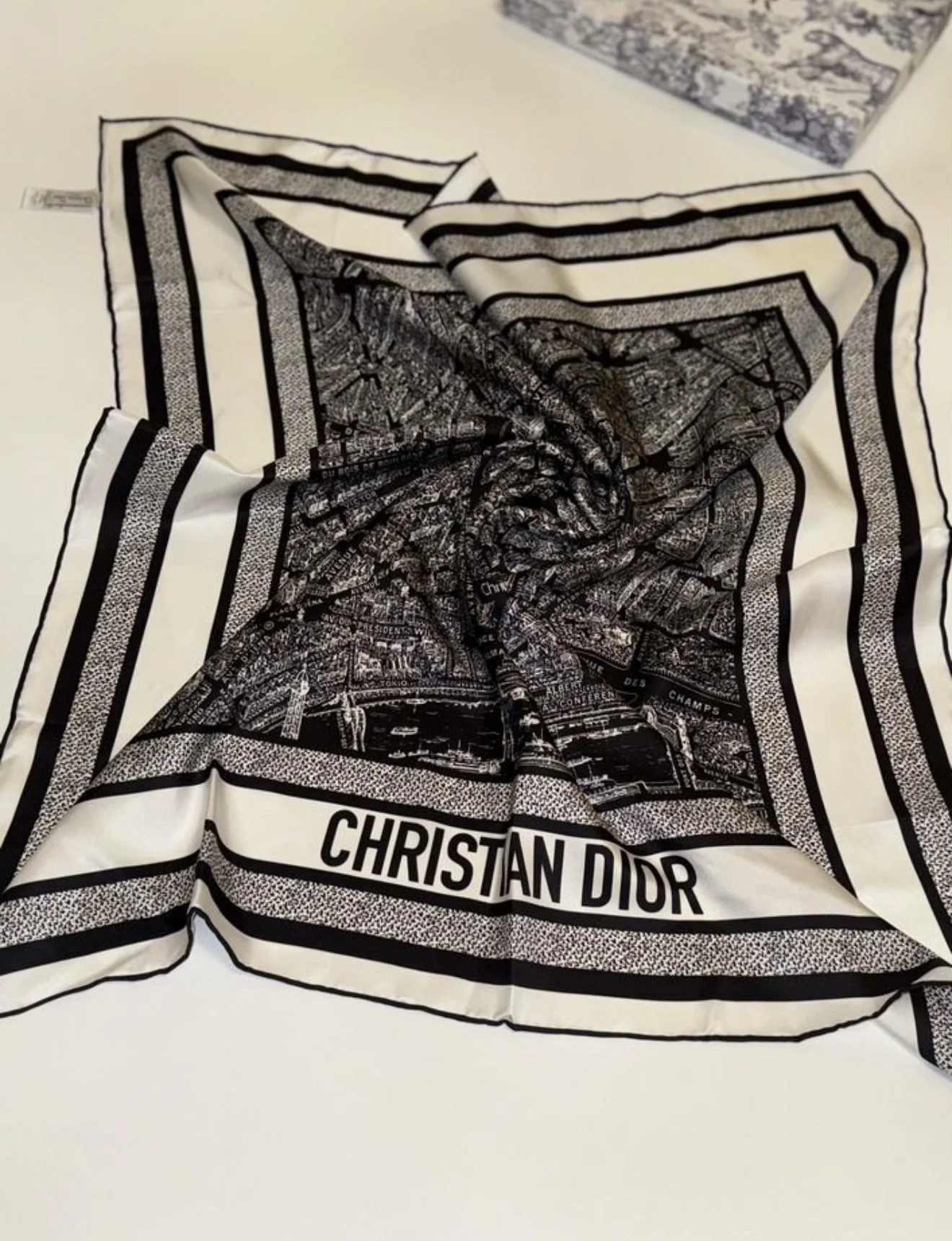 Шёлковый платок Dior - миниатюра 3