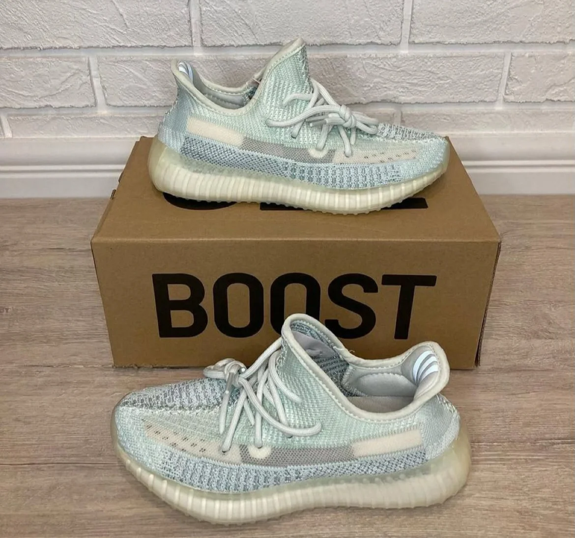 Кроссовки adidas x Yeezy Boost 350 v2 р-р 36-40 - миниатюра 2