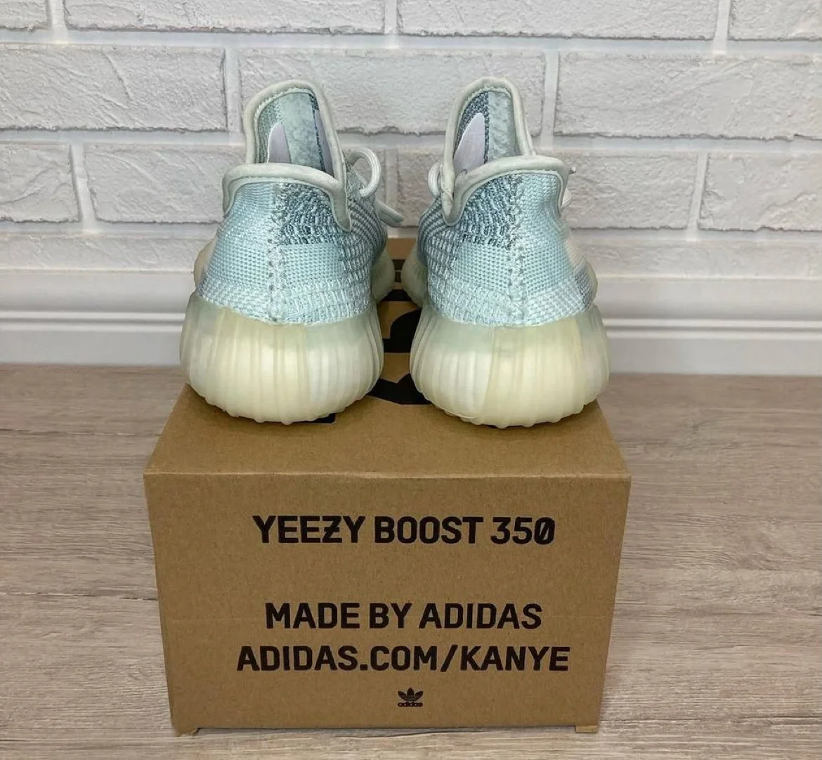 Кроссовки adidas x Yeezy Boost 350 v2 р-р 36-40 - миниатюра 4