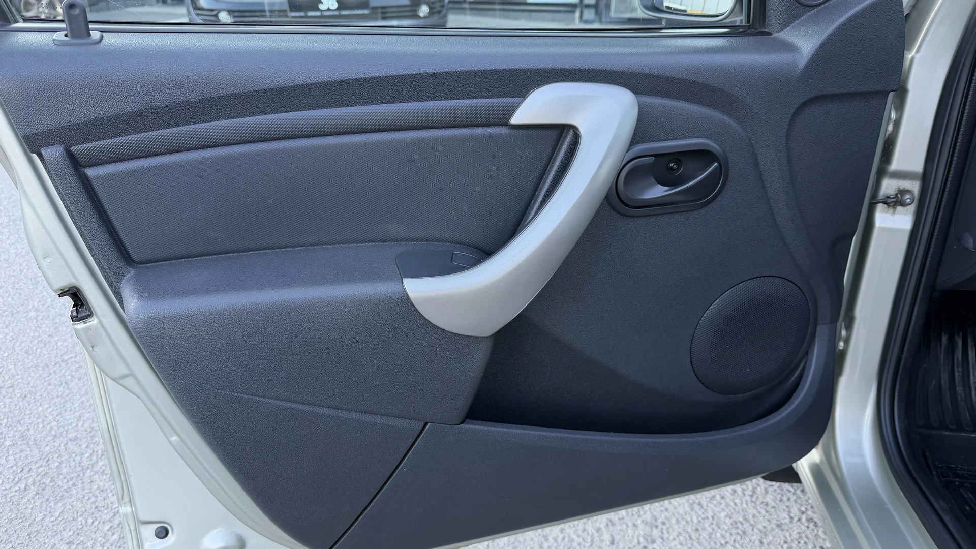 Renault Sandero - миниатюра 7