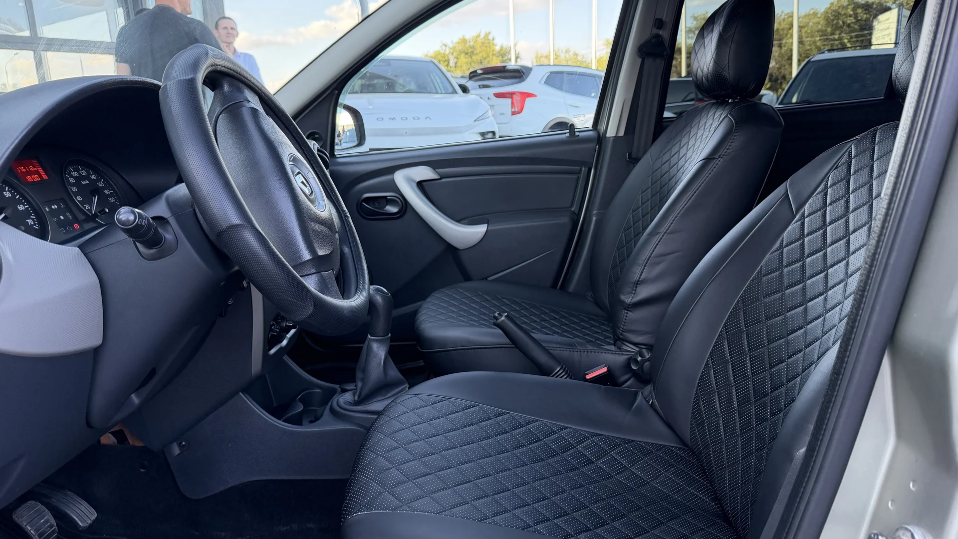 Renault Sandero - миниатюра 8