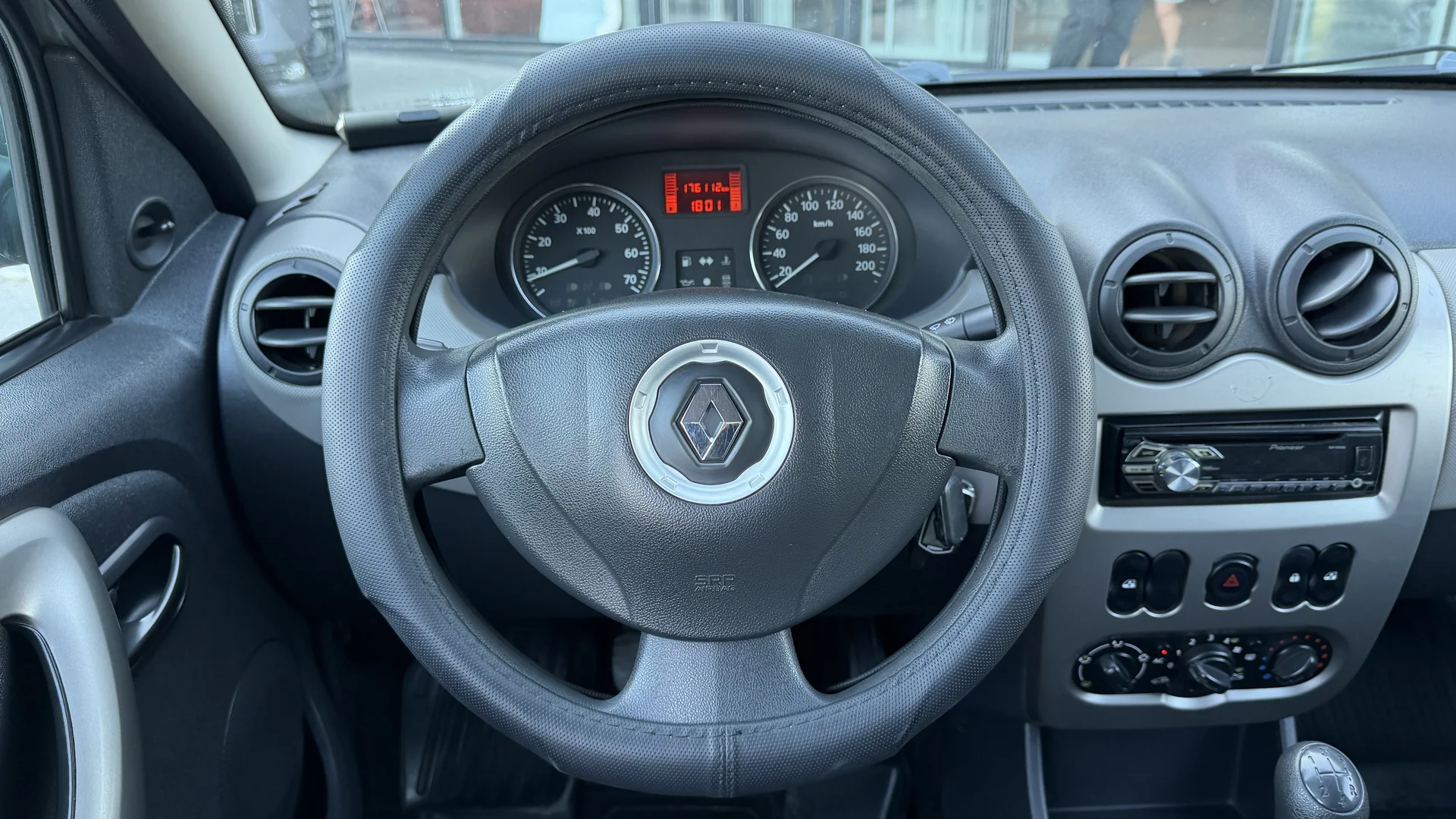 Renault Sandero - миниатюра 12