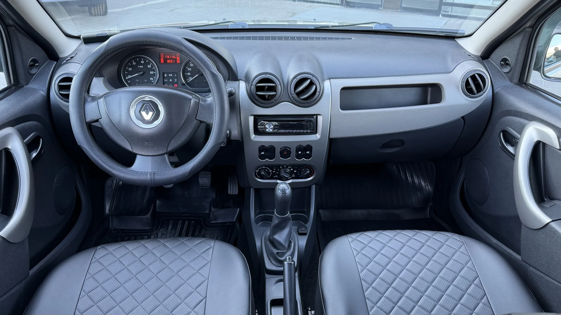 Renault Sandero - миниатюра 13