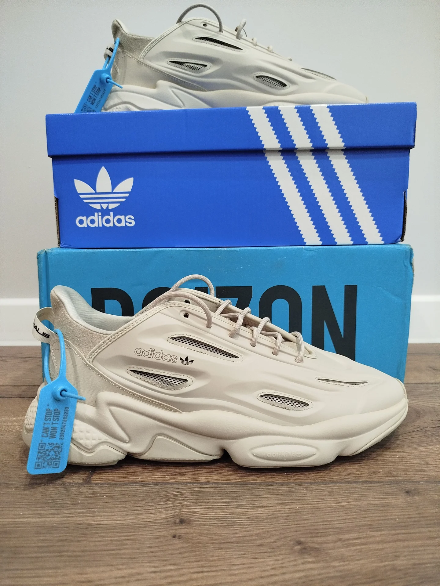 Кроссовки adidas ozweego celox - изображение 1