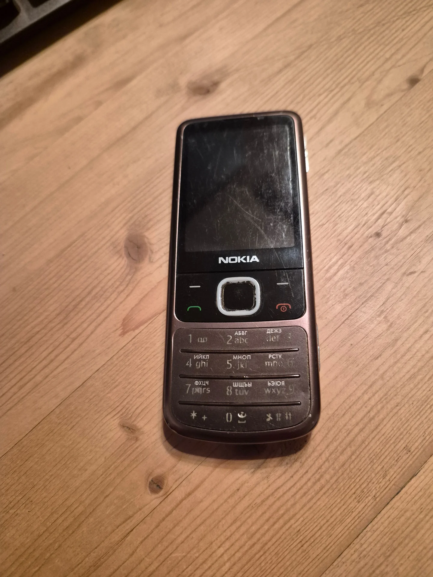 Nokia 6700 - миниатюра 2