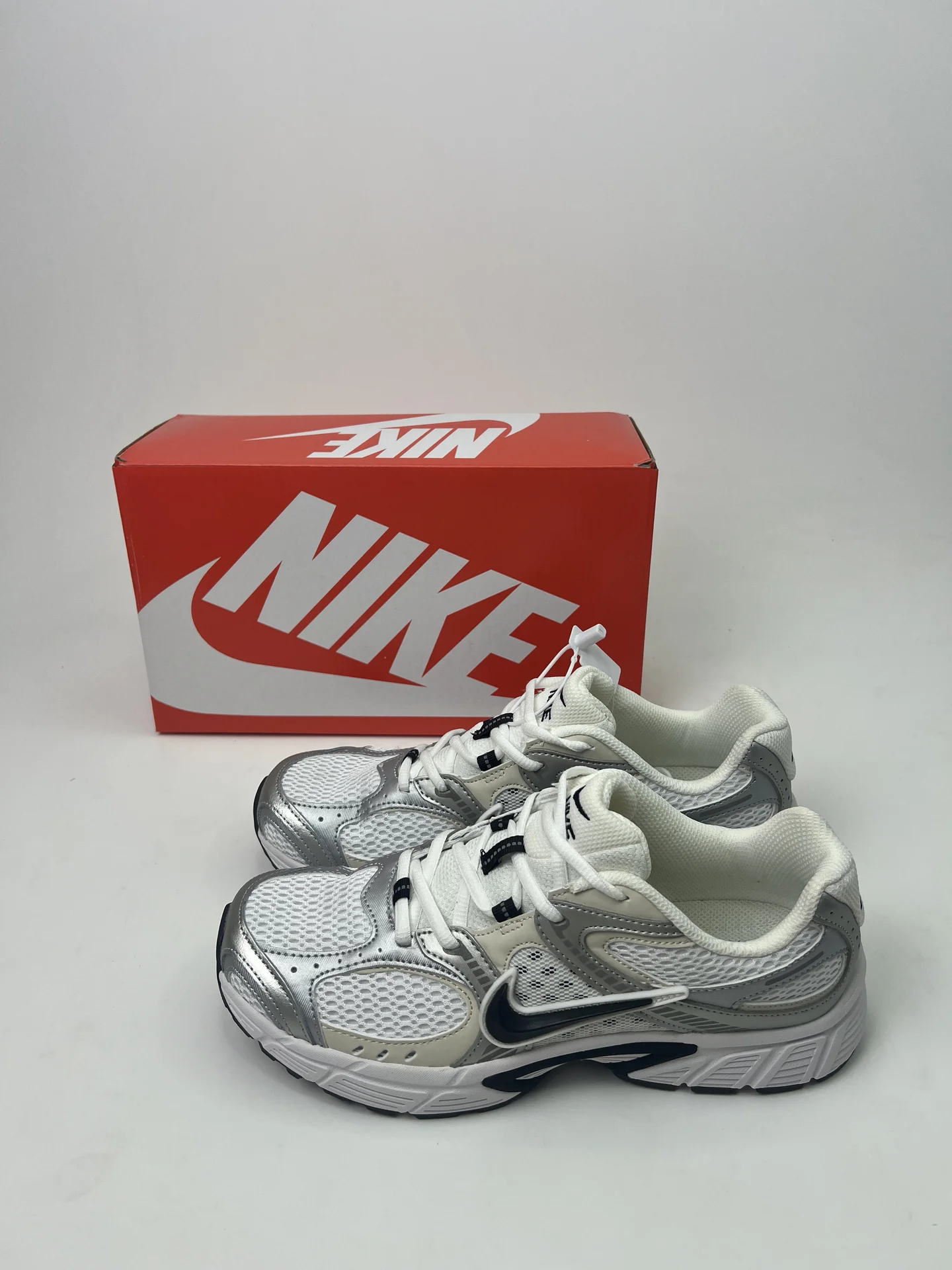 Кроссовки Nike V5 RNR - миниатюра 2