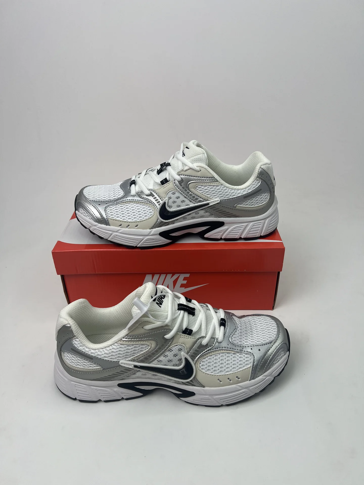 Кроссовки Nike V5 RNR - миниатюра 3