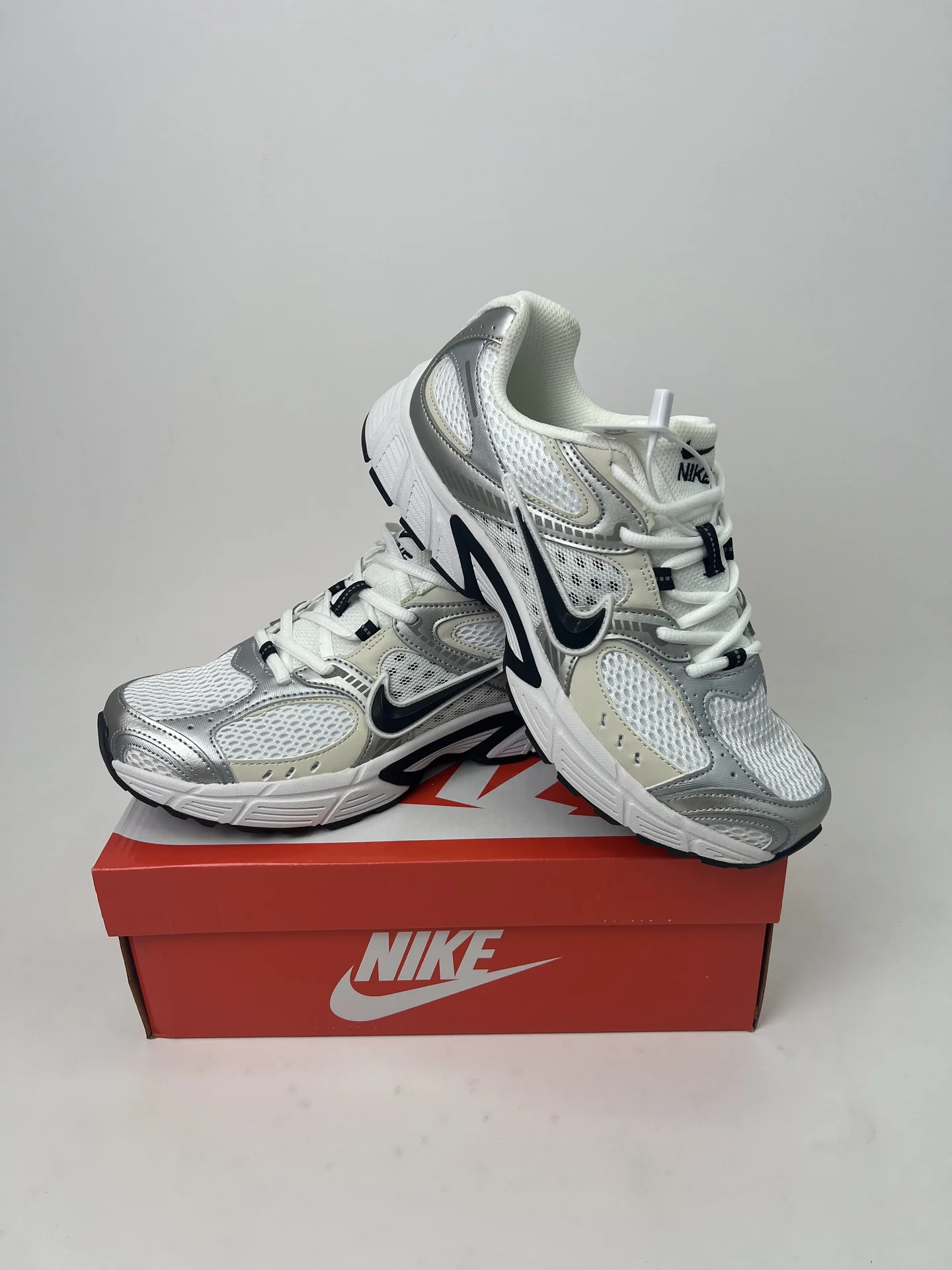 Кроссовки Nike V5 RNR - миниатюра 5