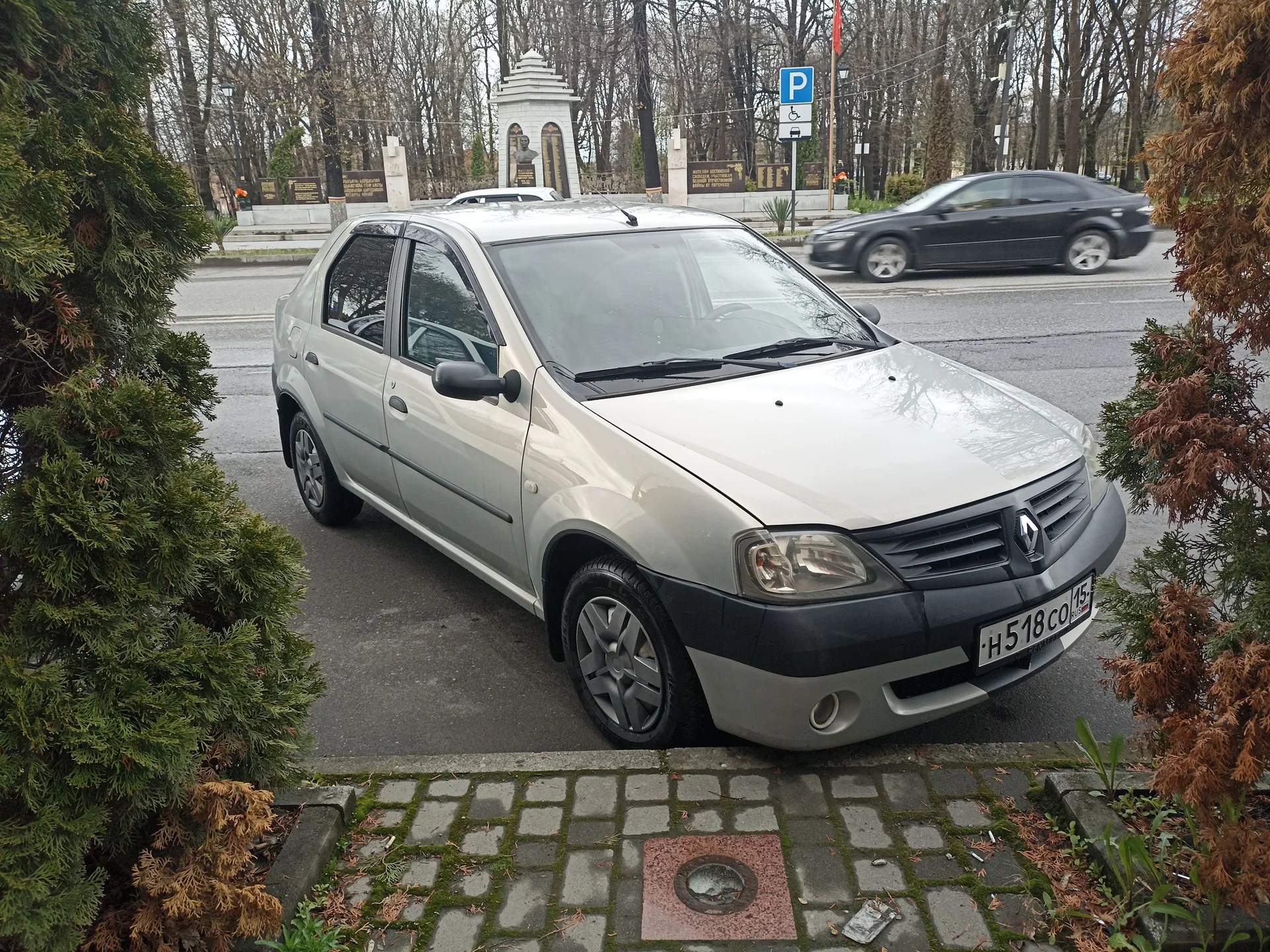 Рено Логан - миниатюра 6