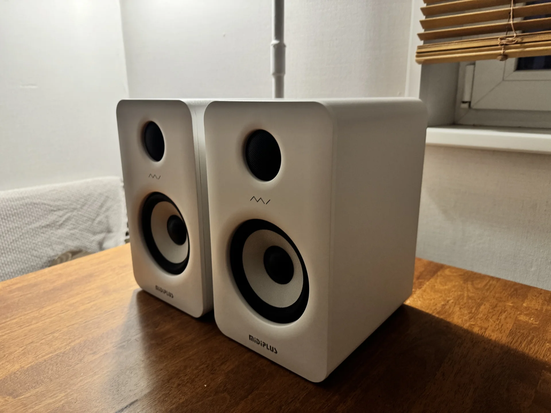 Студийные мониторы Midiplus MI5 II (White), 2 шт - миниатюра 4