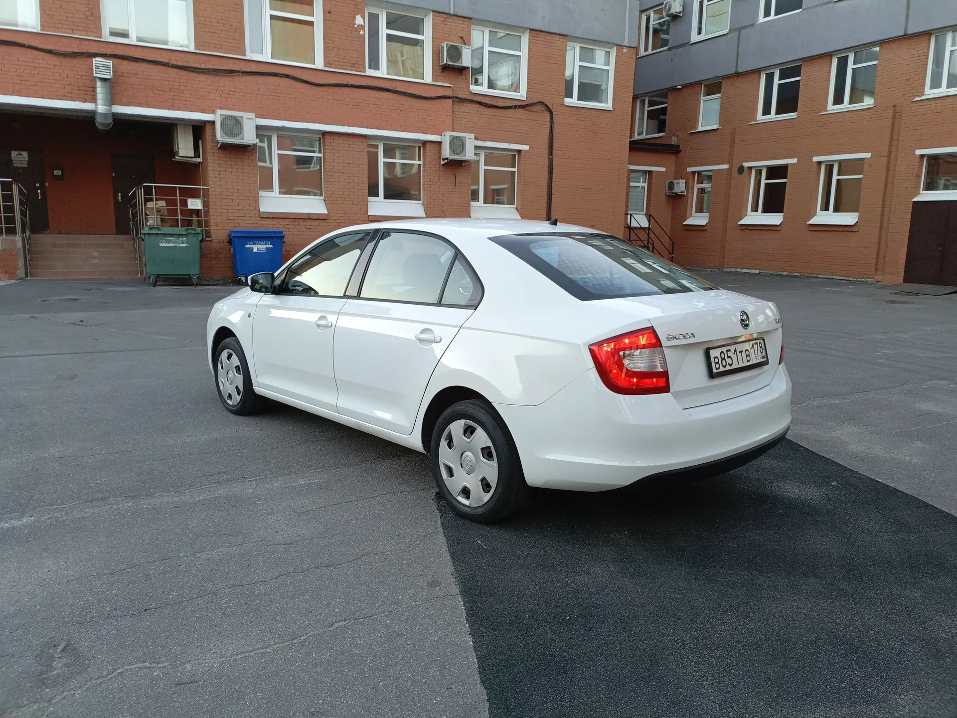 Skoda Rapid 2014 - миниатюра 3