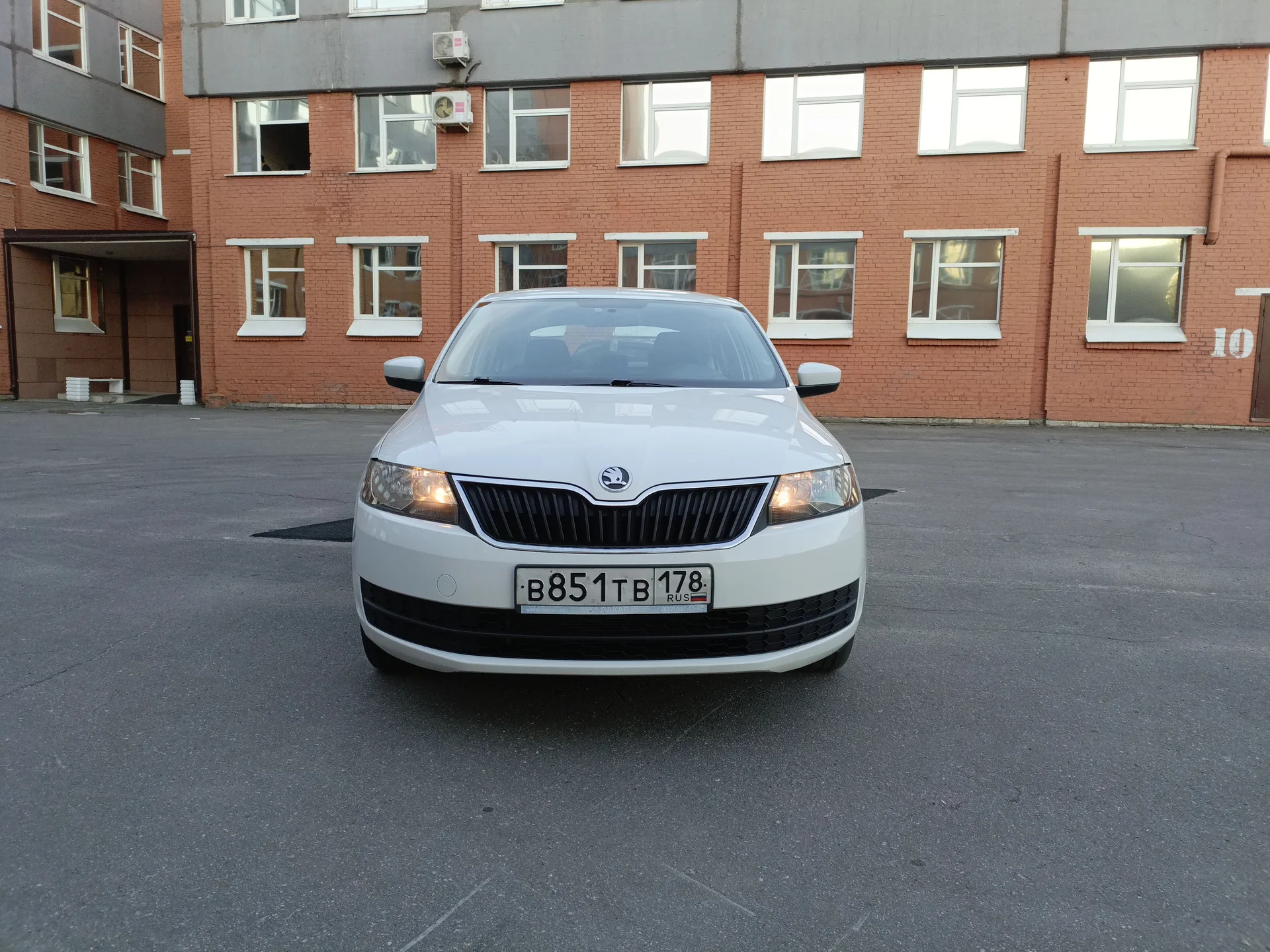Skoda Rapid 2014 - миниатюра 7