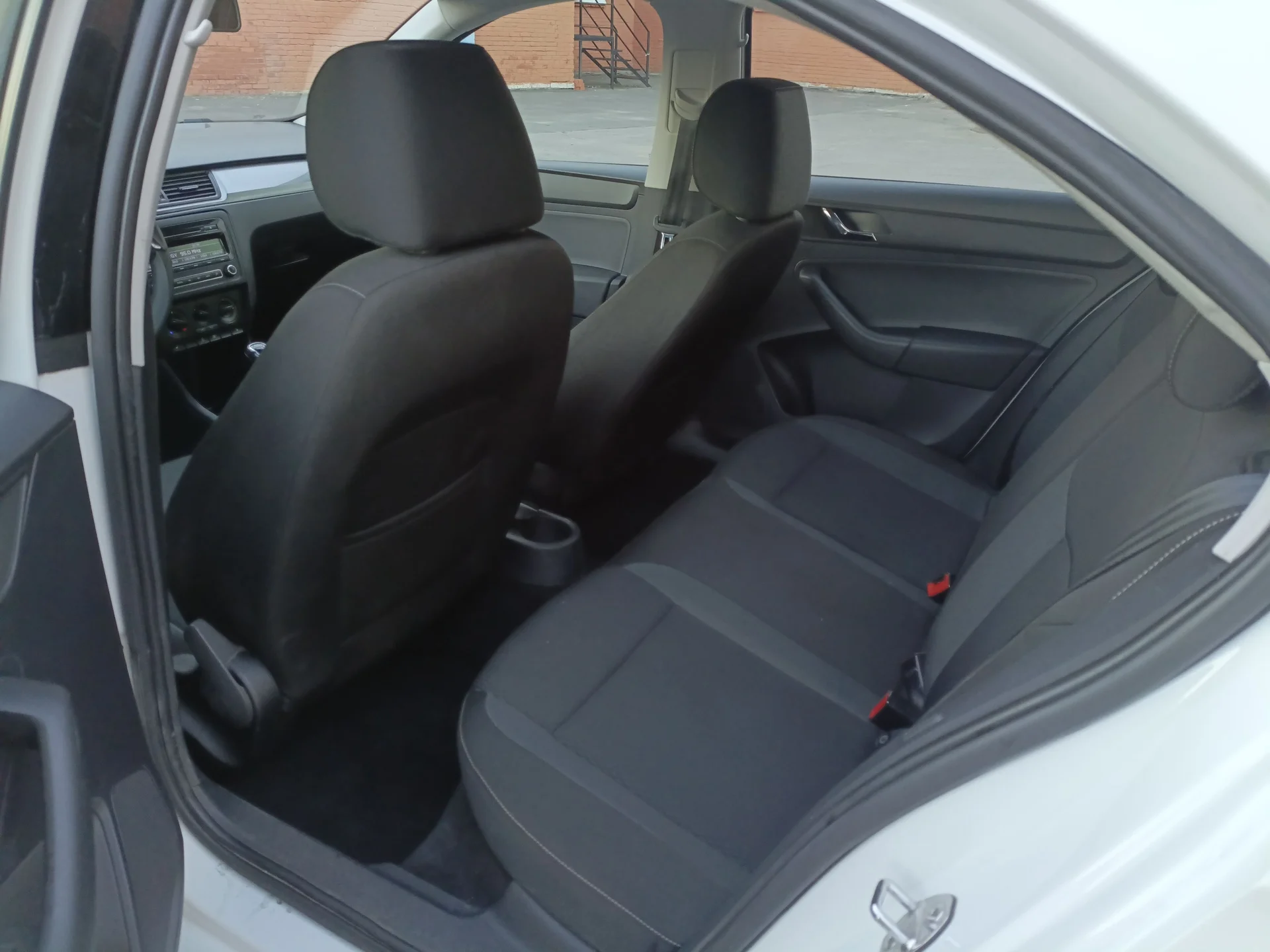 Skoda Rapid 2014 - миниатюра 13