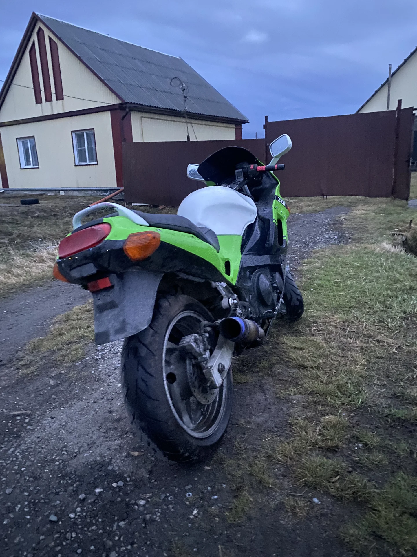 zzr400-2 - миниатюра 2