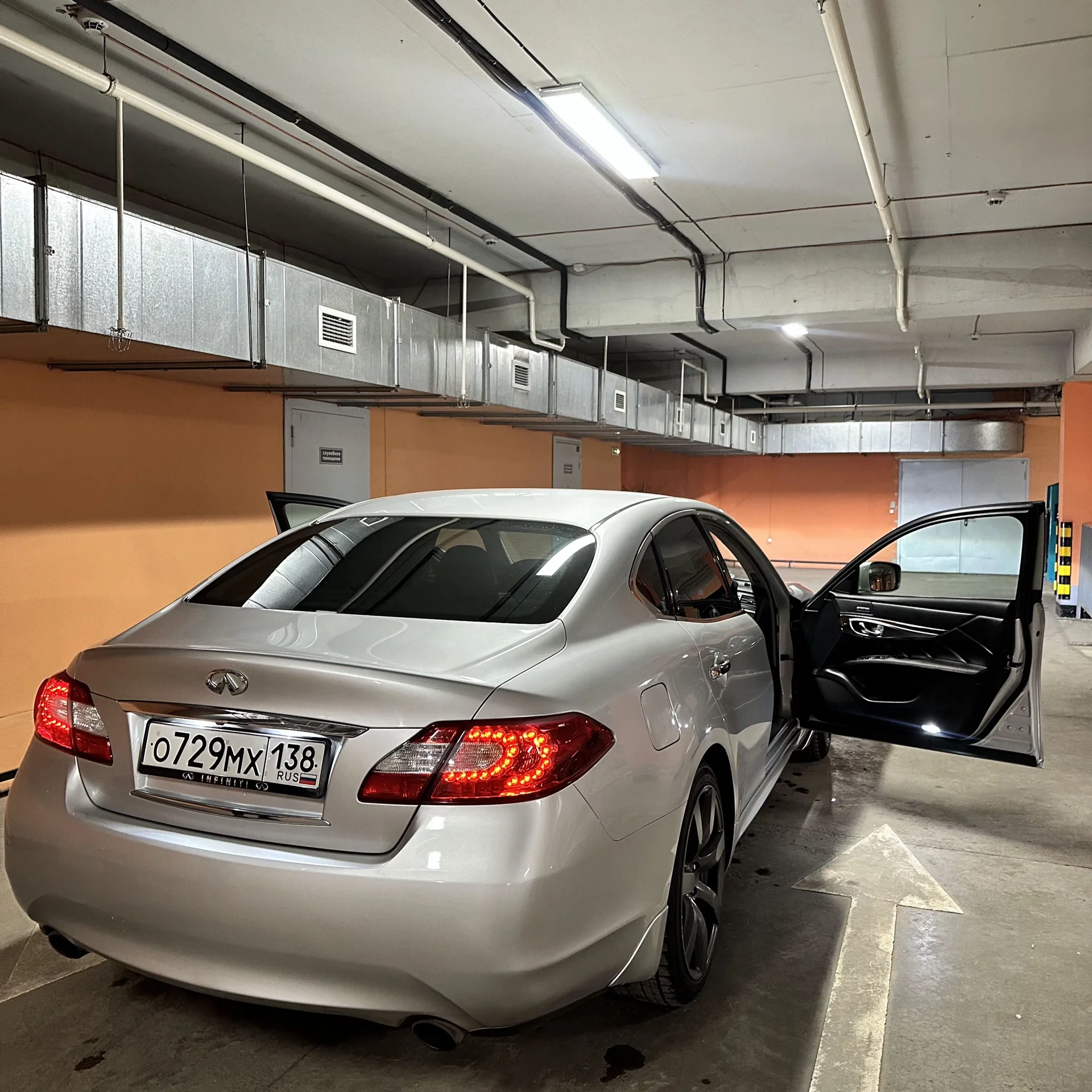 Nissan fuga 2010 - миниатюра 2