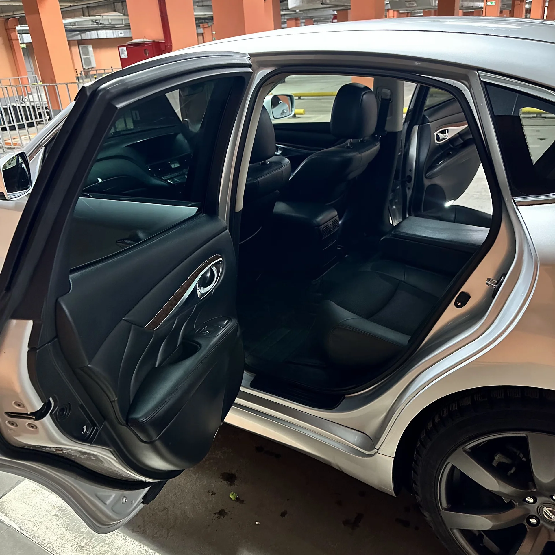 Nissan fuga 2010 - миниатюра 11