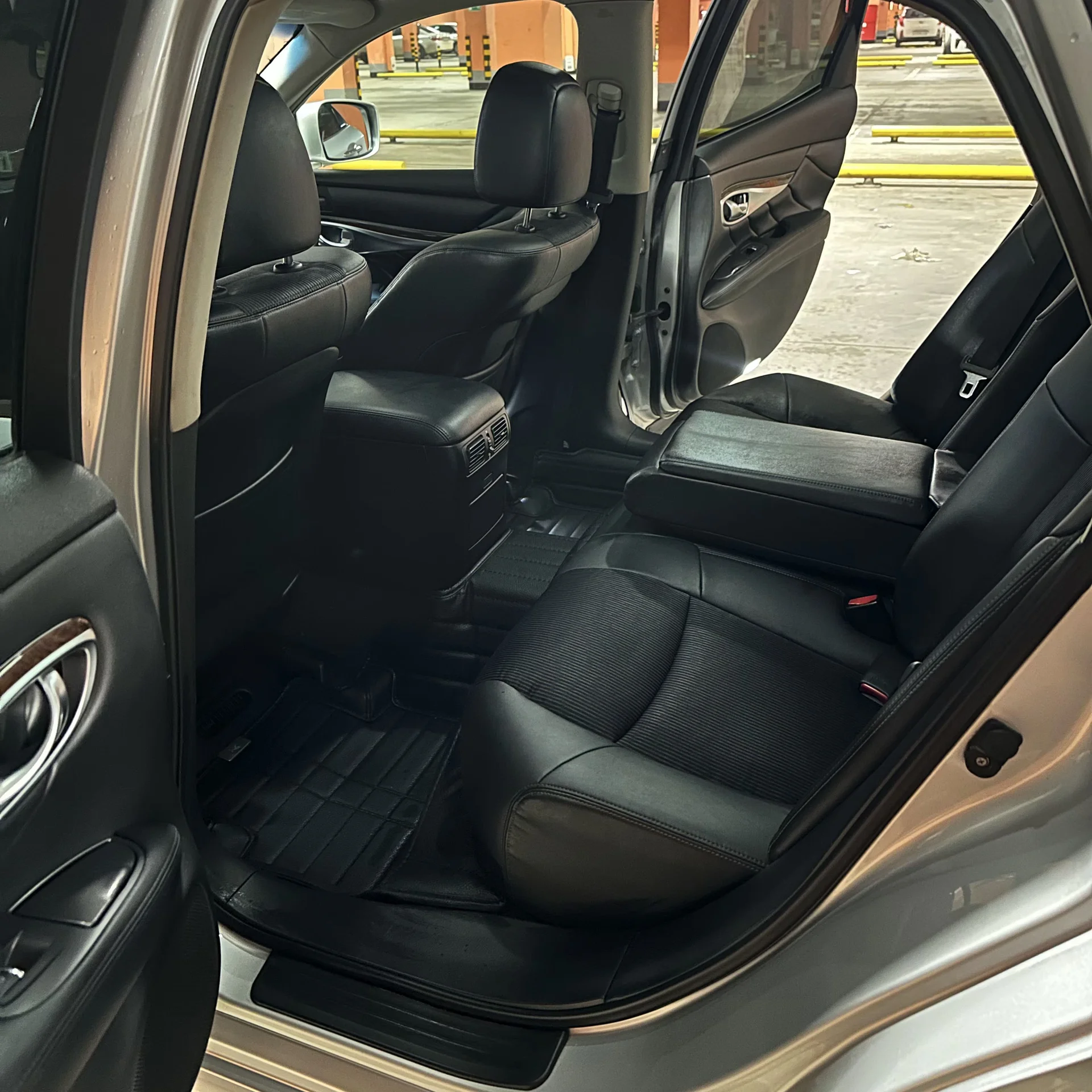 Nissan fuga 2010 - миниатюра 12