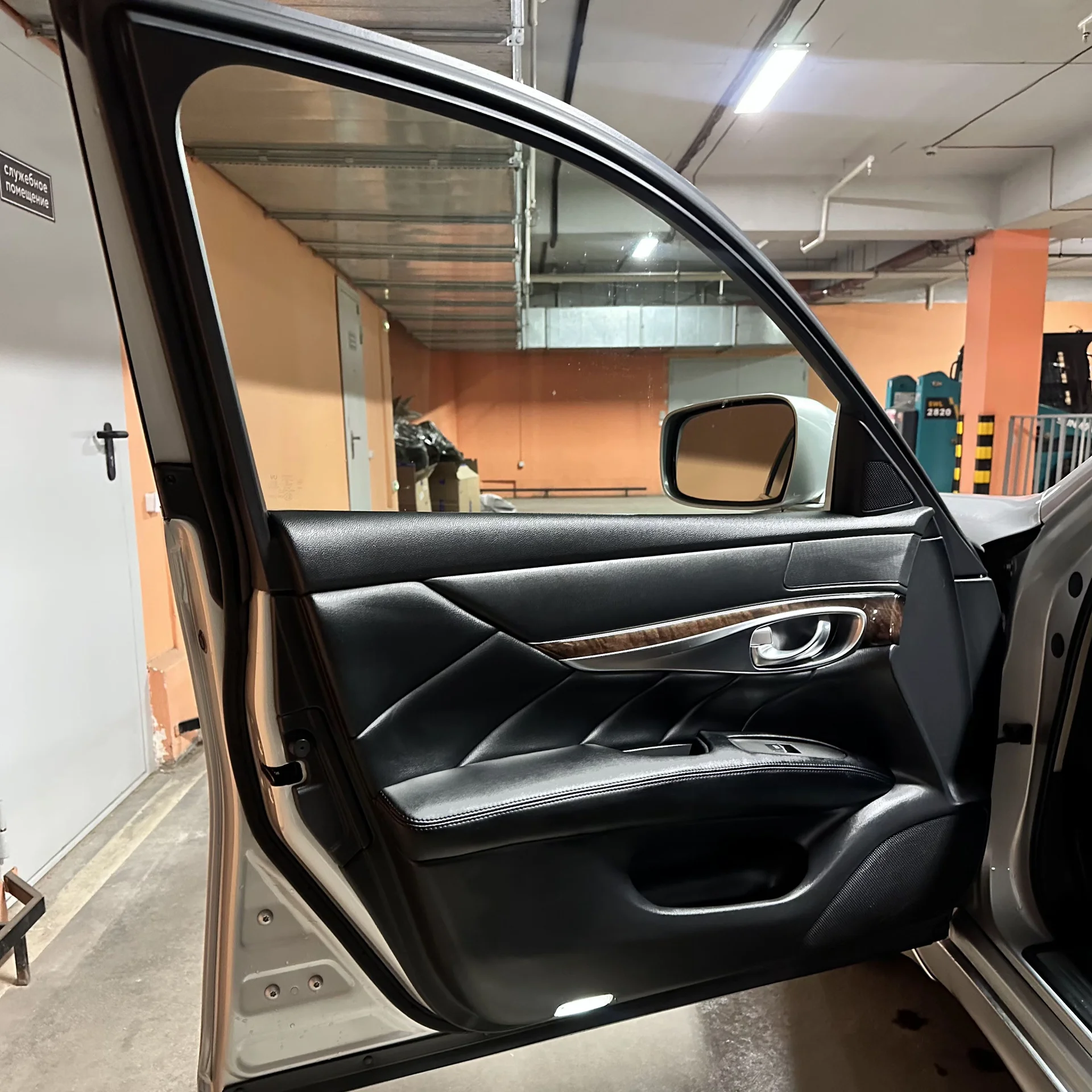 Nissan fuga 2010 - миниатюра 15