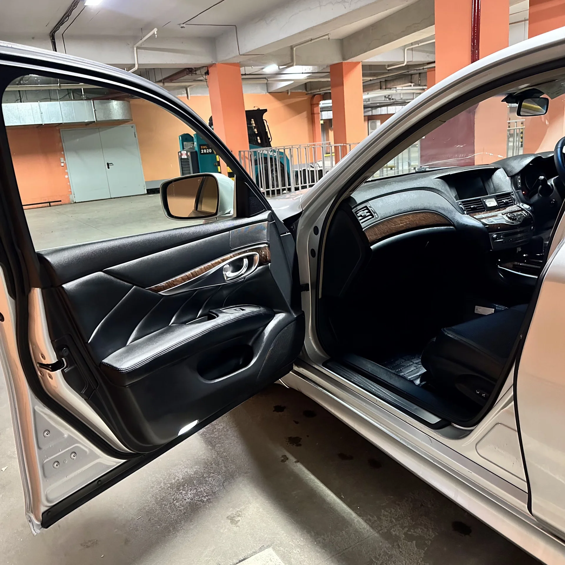 Nissan fuga 2010 - миниатюра 16
