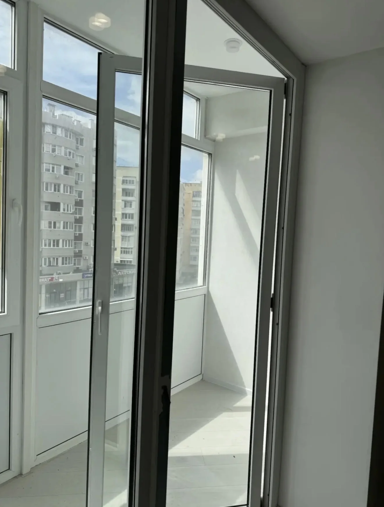 Продам просторную трёхкомнатную квартиру с ремонтом - миниатюра 2