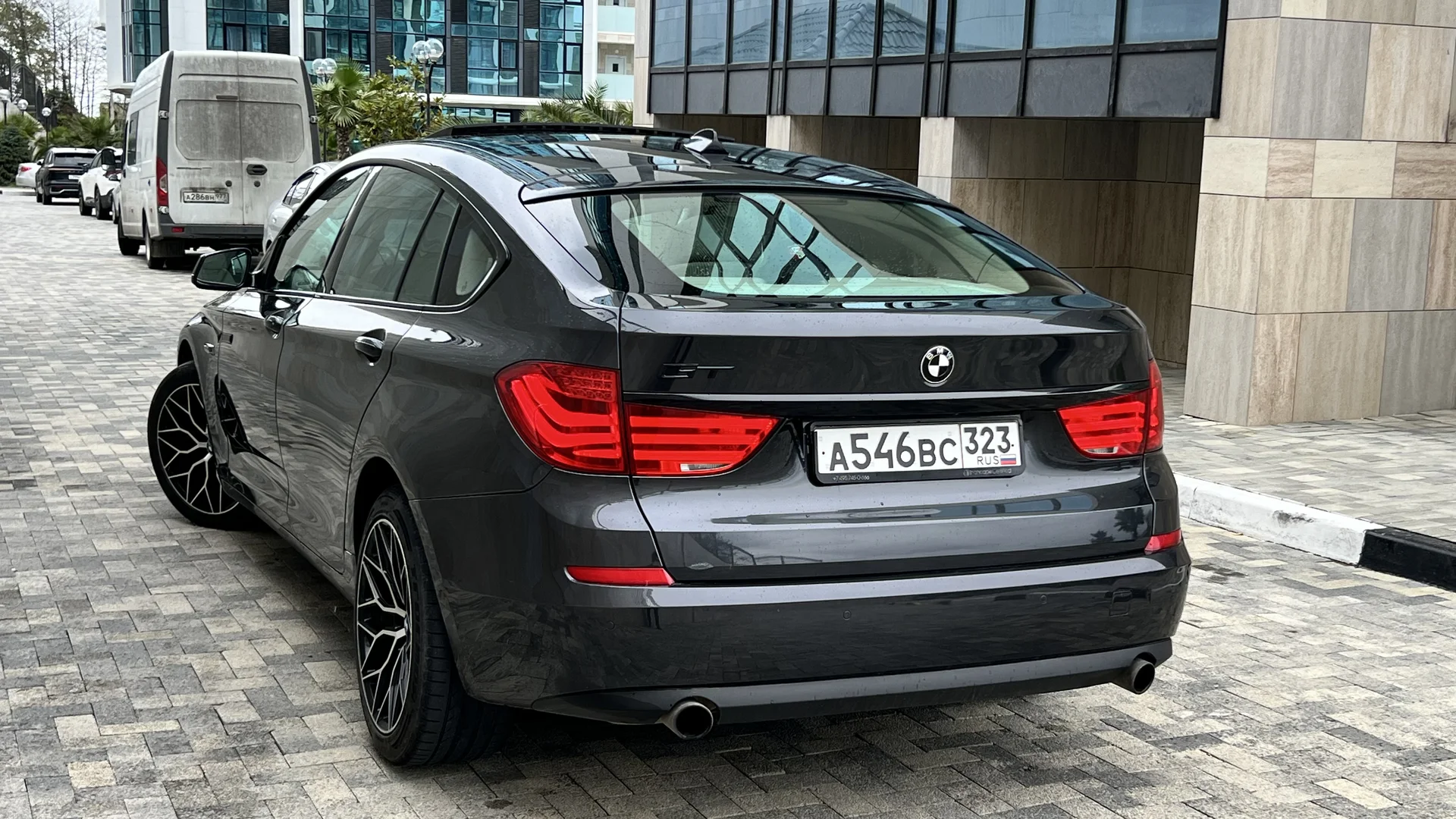 BMW 5GT - миниатюра 4