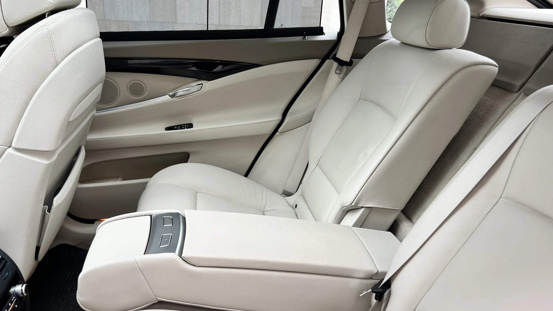 BMW 5GT - миниатюра 7
