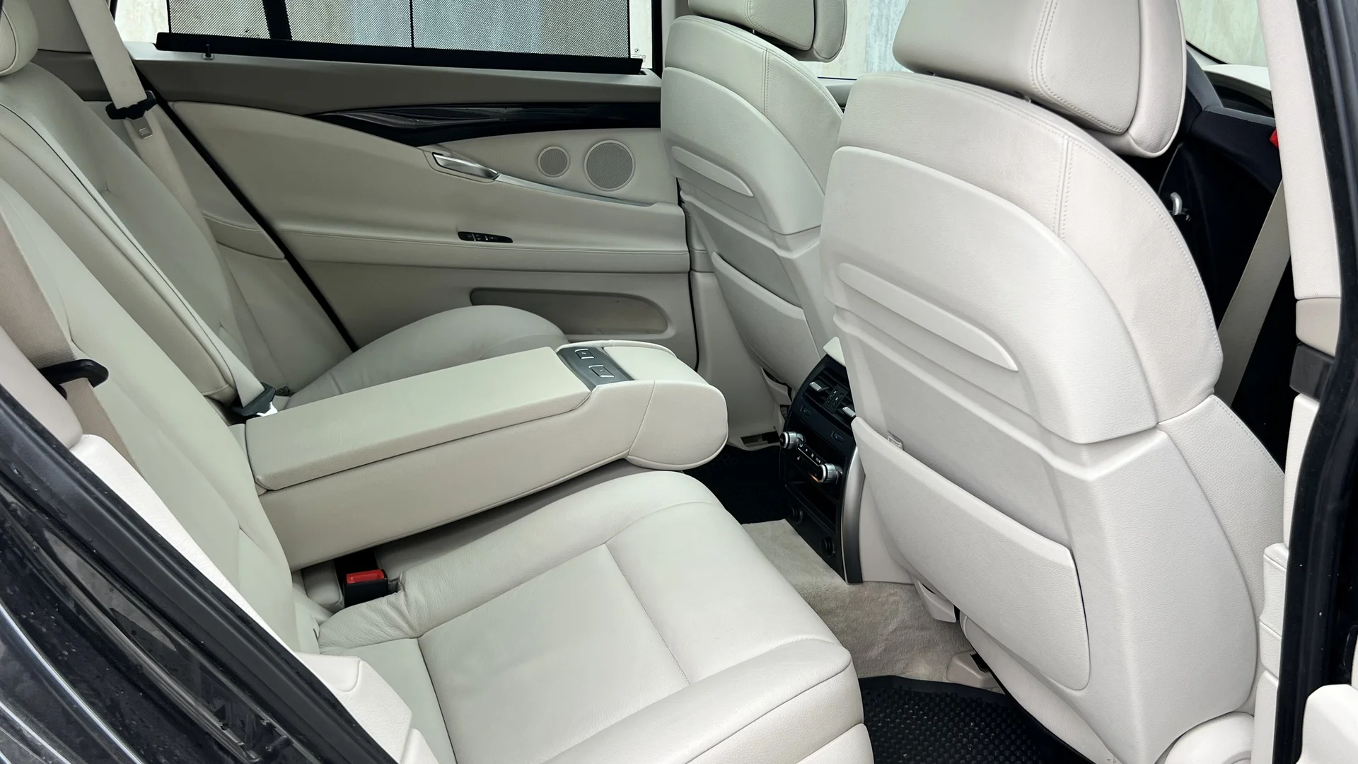 BMW 5GT - миниатюра 8