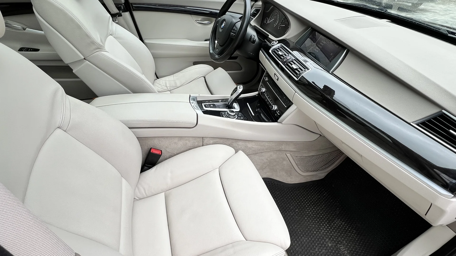 BMW 5GT - миниатюра 18