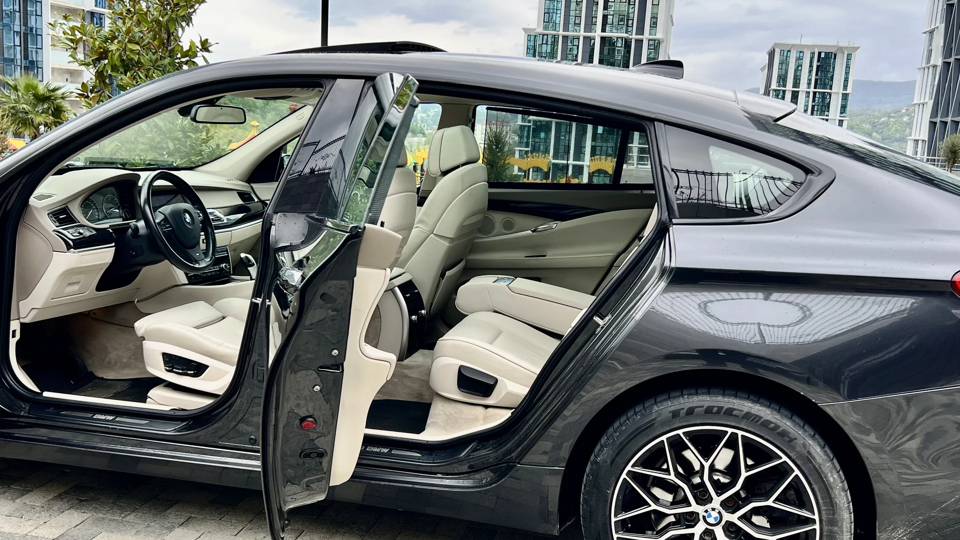 BMW 5GT - миниатюра 27