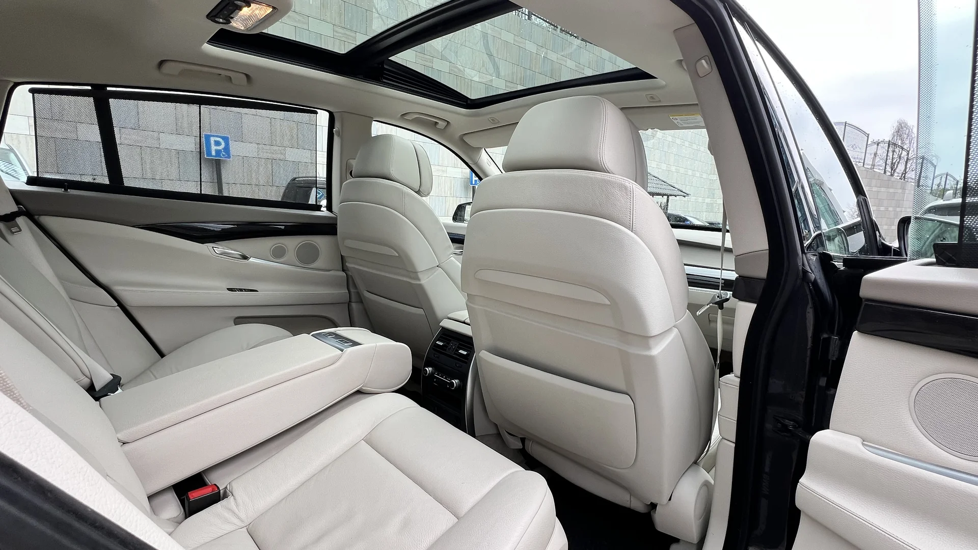 BMW 5GT - миниатюра 28