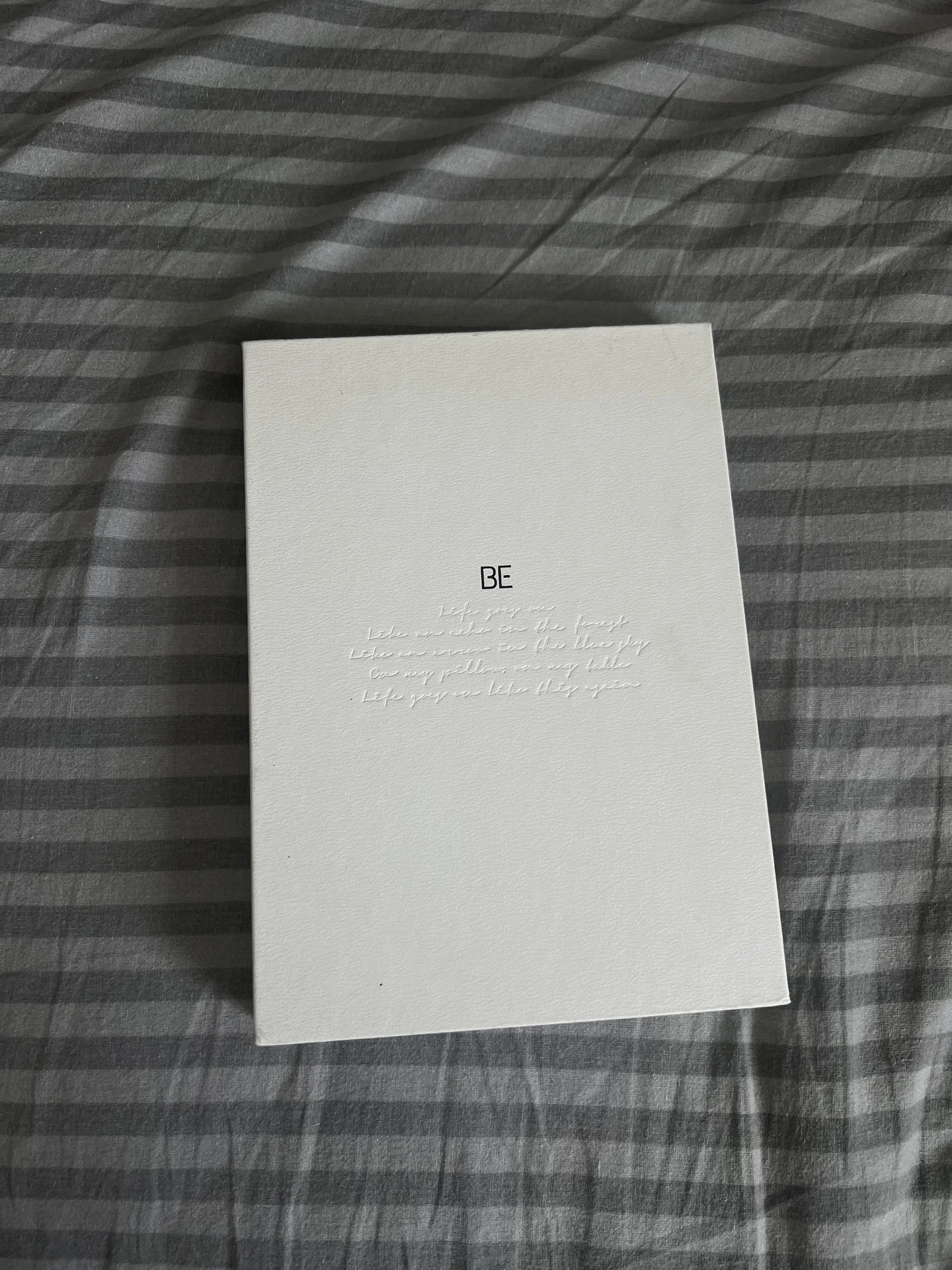 Альбом BTS - BE (Deluxe Edition) оригинал - изображение 1