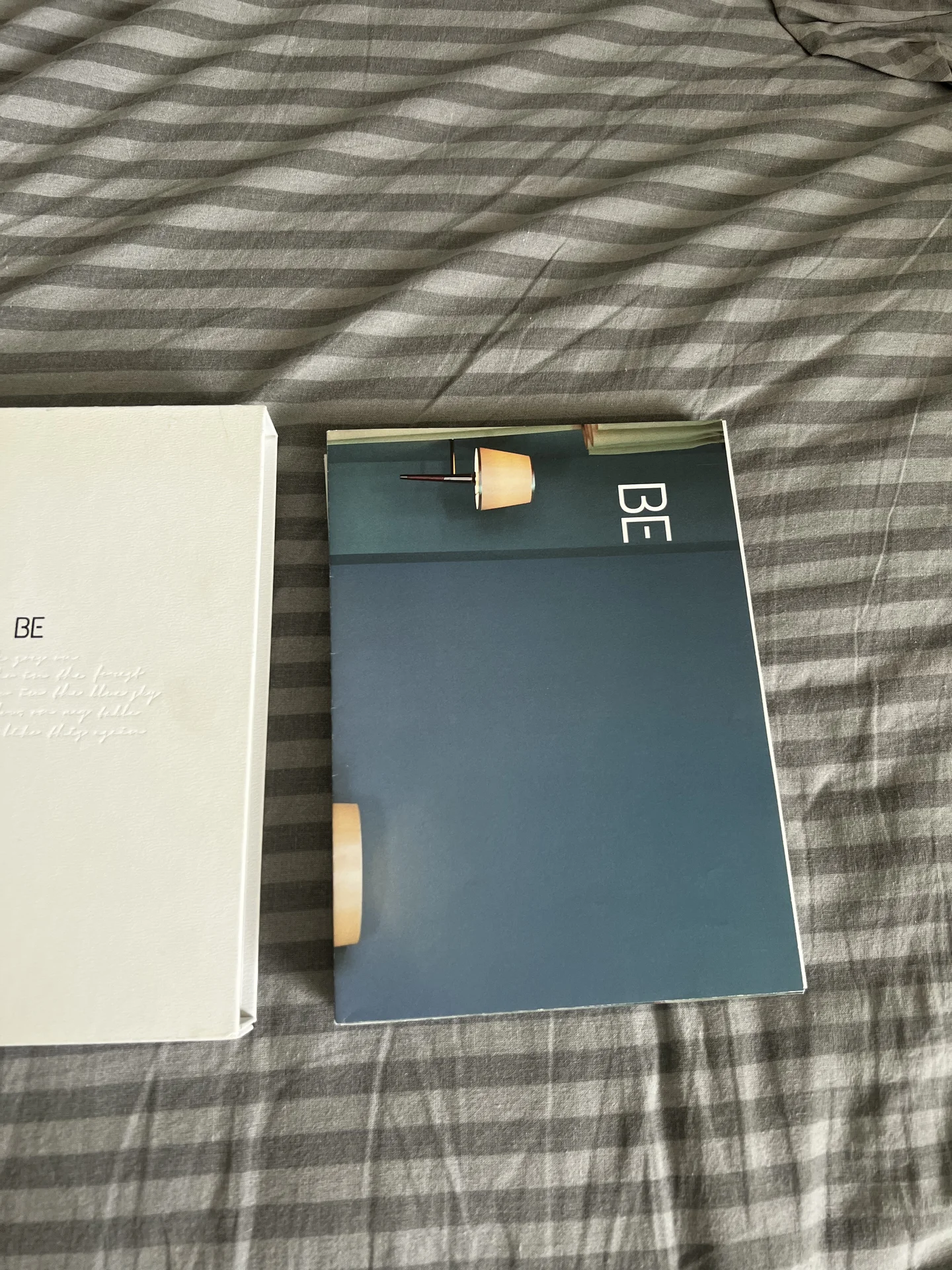 Альбом BTS - BE (Deluxe Edition) оригинал - миниатюра 2