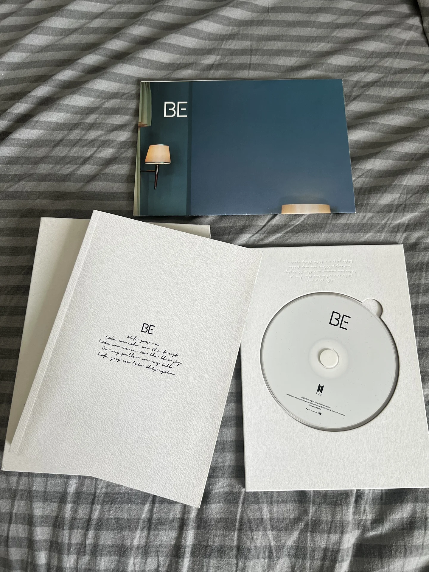 Альбом BTS - BE (Deluxe Edition) оригинал - миниатюра 5