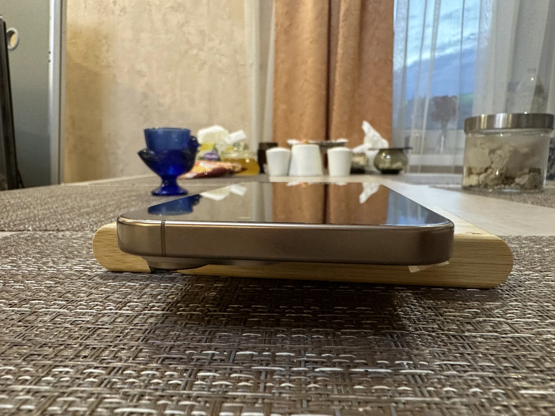 iPhone 16 Pro Max 1TB - миниатюра 3