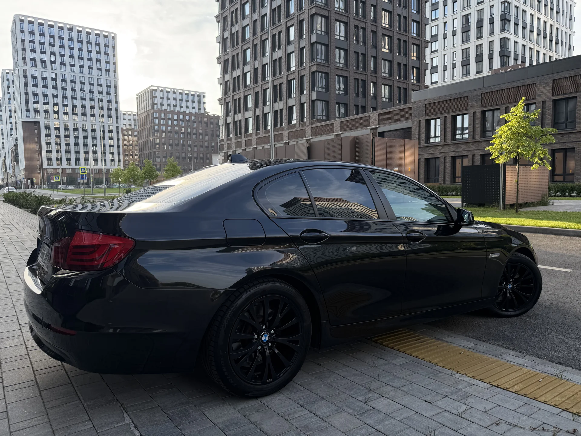 BMW 528i 2.0 AT 2013 год полный привод - миниатюра 4