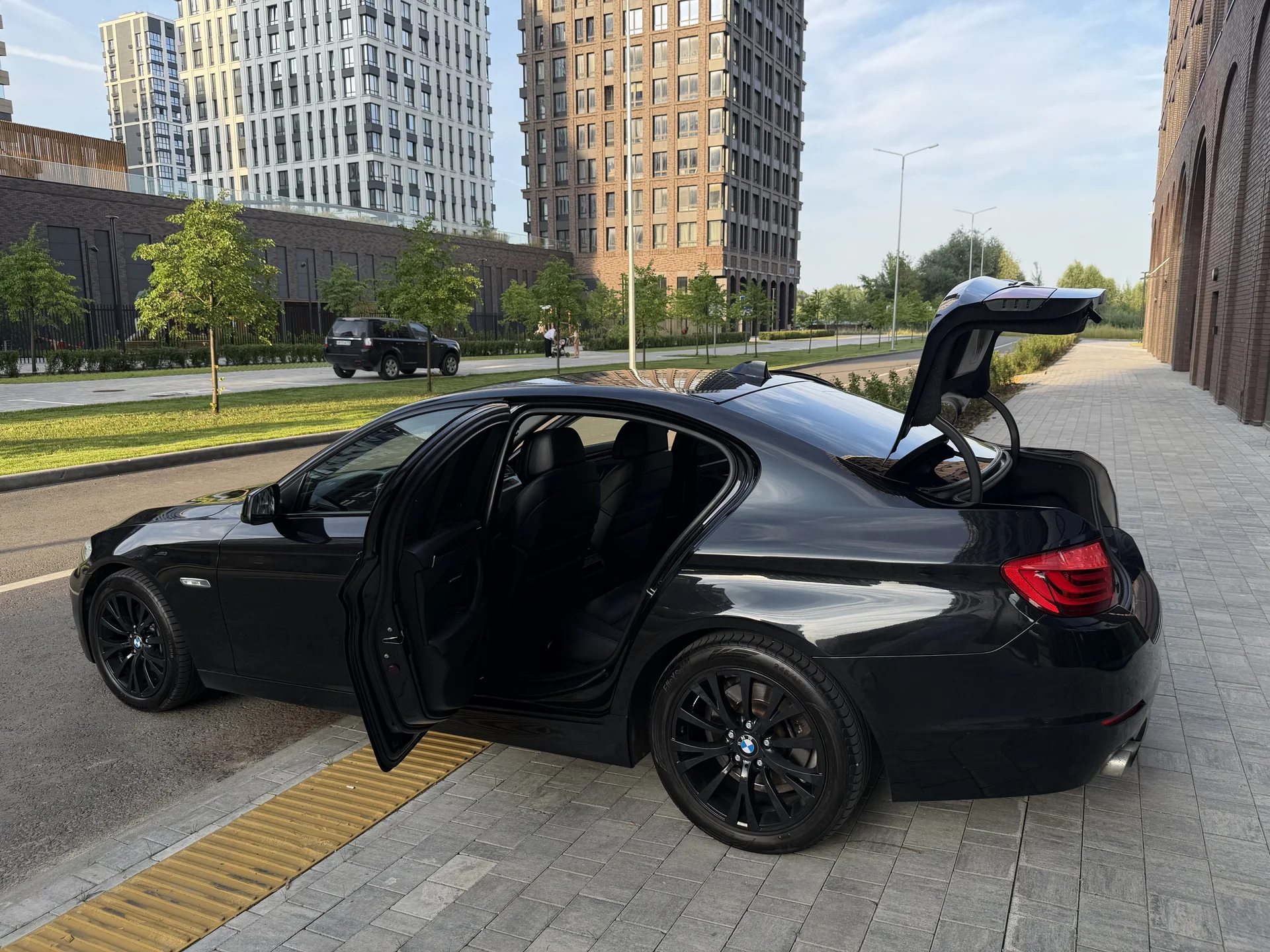 BMW 528i 2.0 AT 2013 год полный привод - миниатюра 27