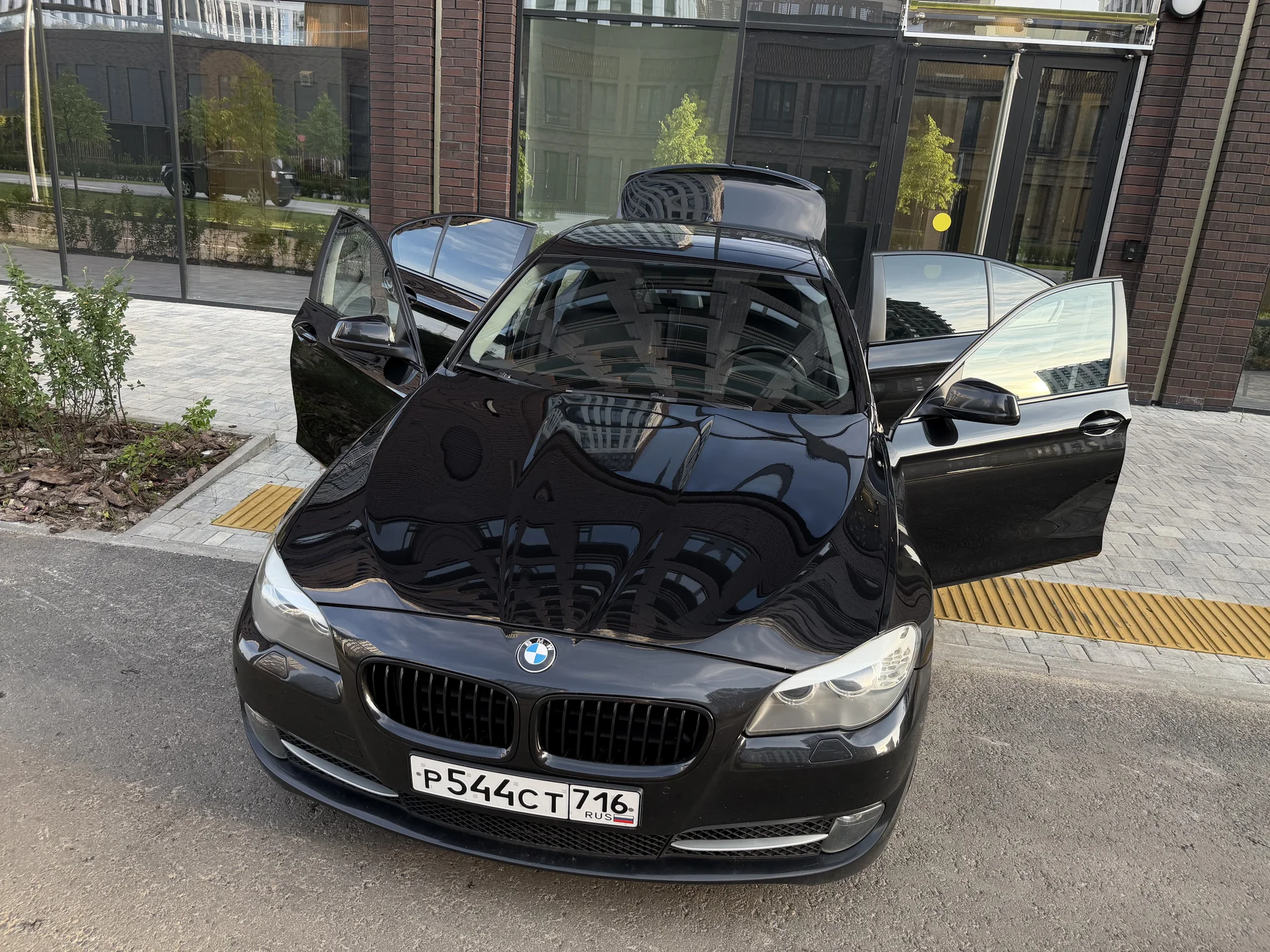 BMW 528i 2.0 AT 2013 год полный привод - миниатюра 31