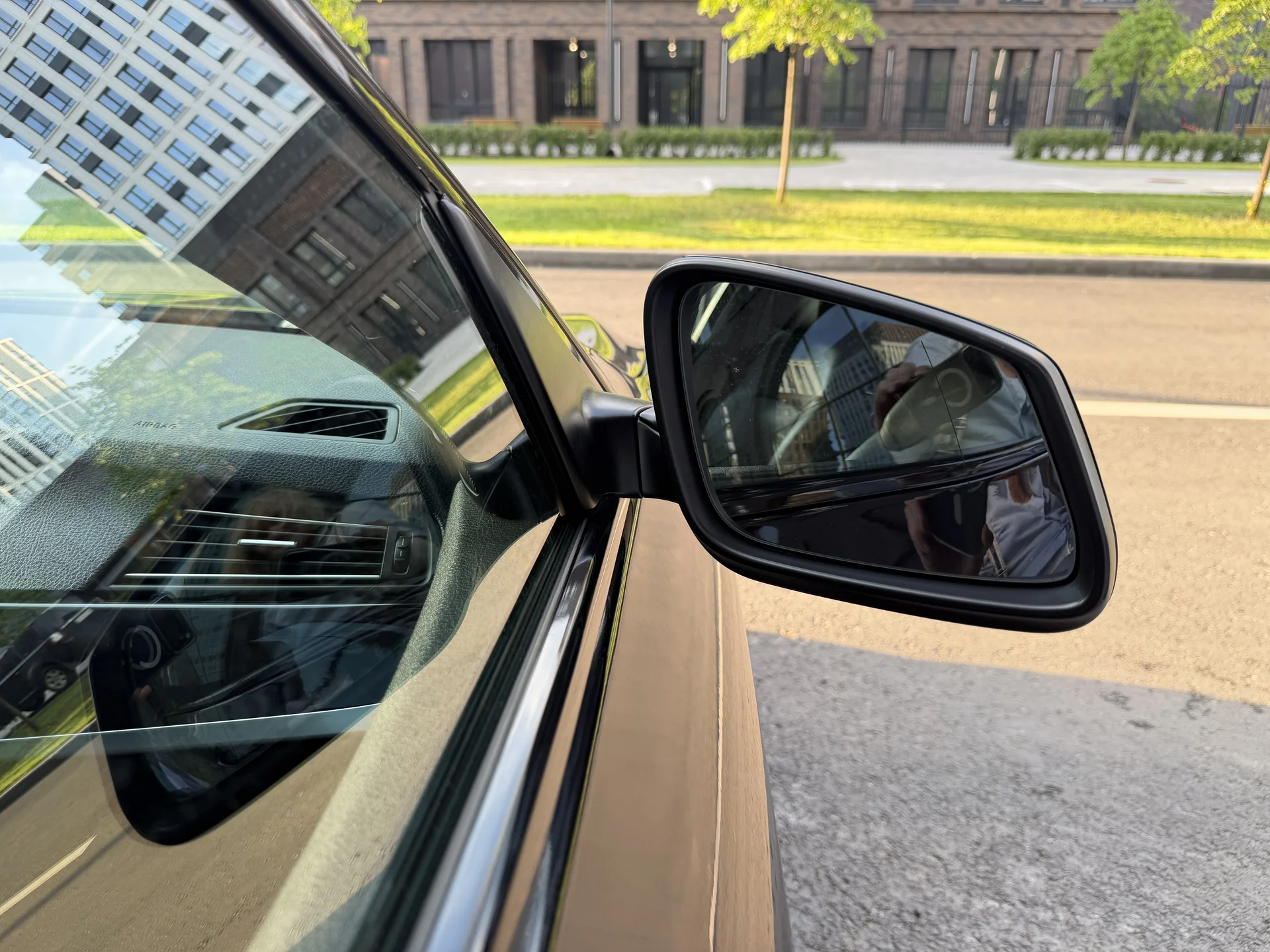 BMW 528i 2.0 AT 2013 год полный привод - миниатюра 32