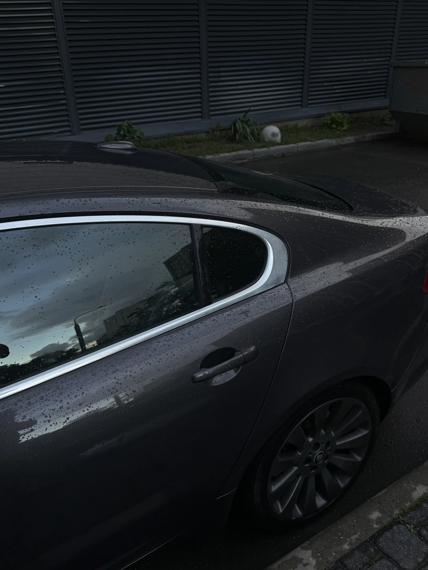 jaguar xf 2009 - миниатюра 3