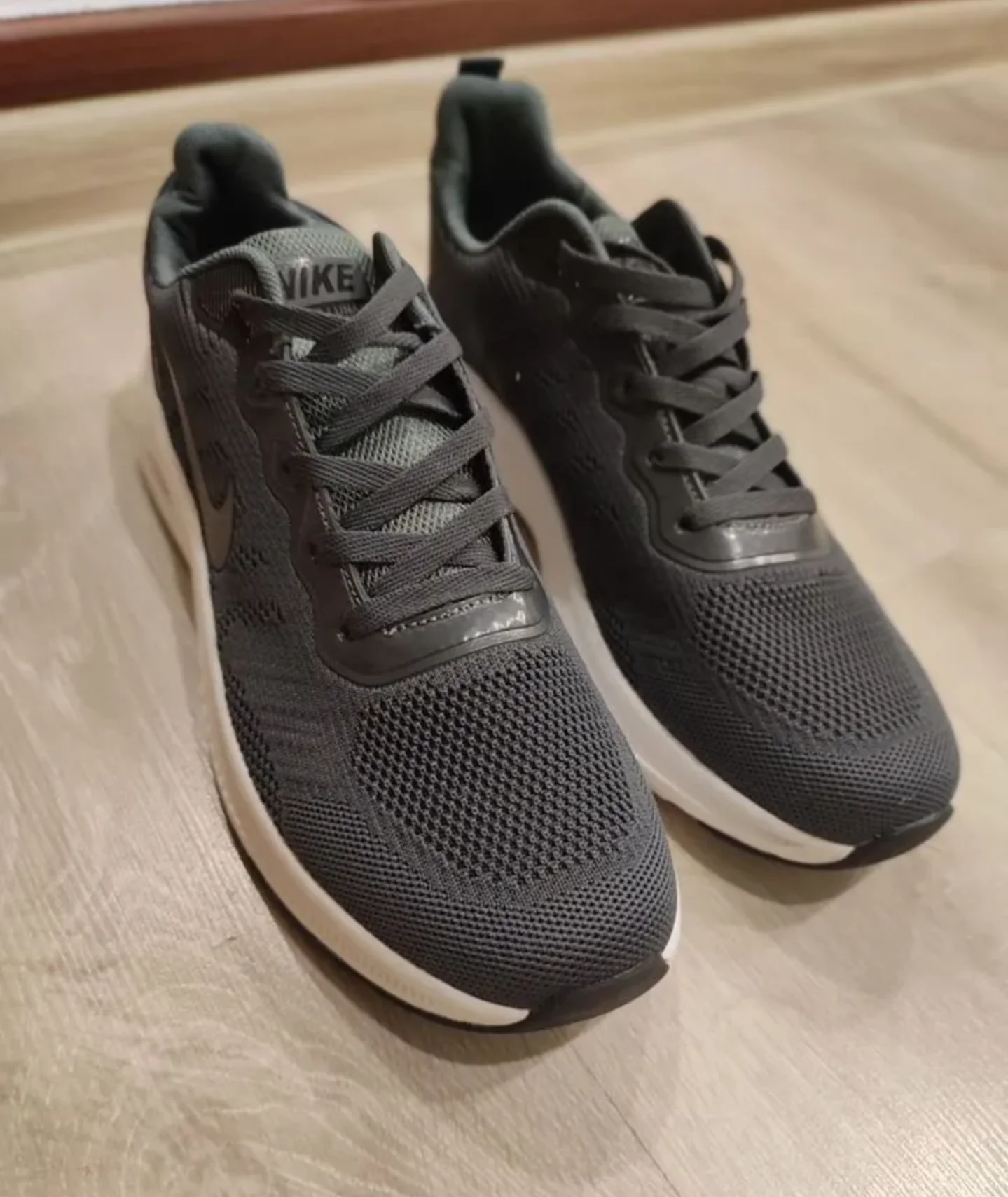 Кроссовки nike - миниатюра 2