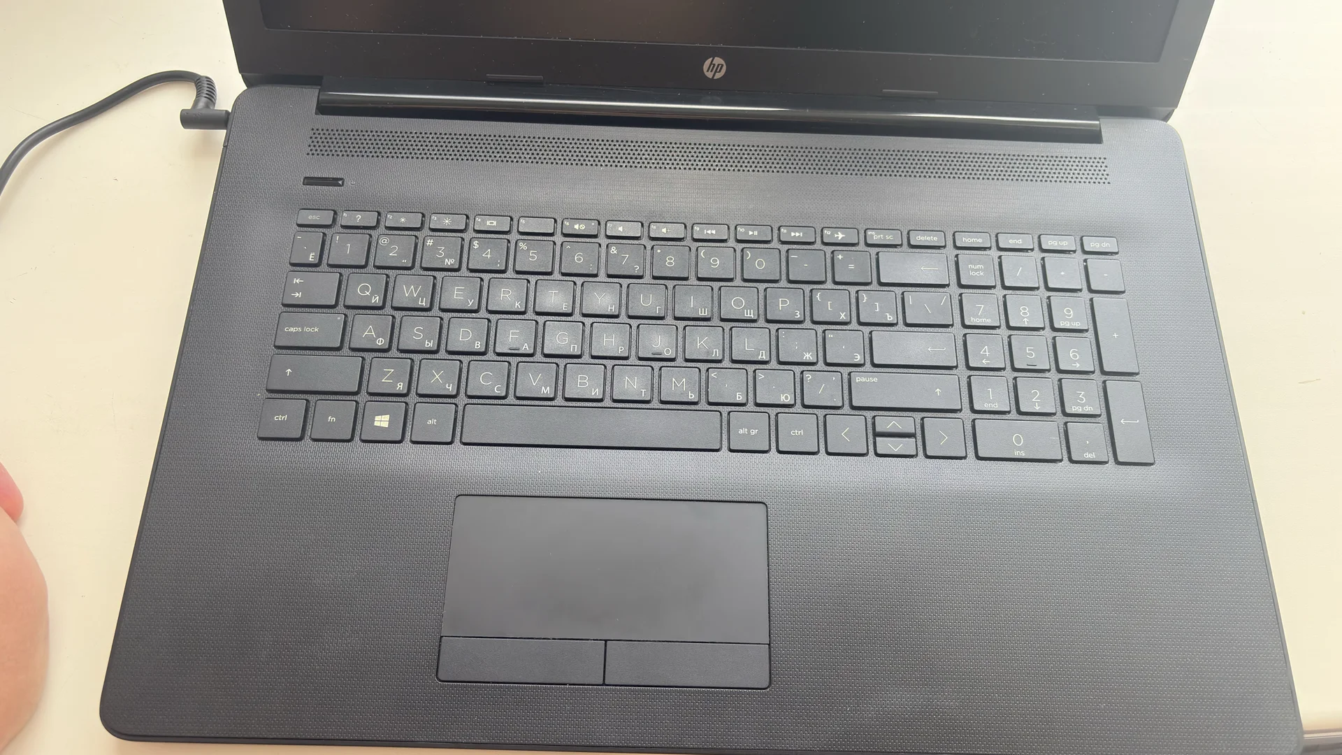 ноутбук HP Laptop 17 - миниатюра 2