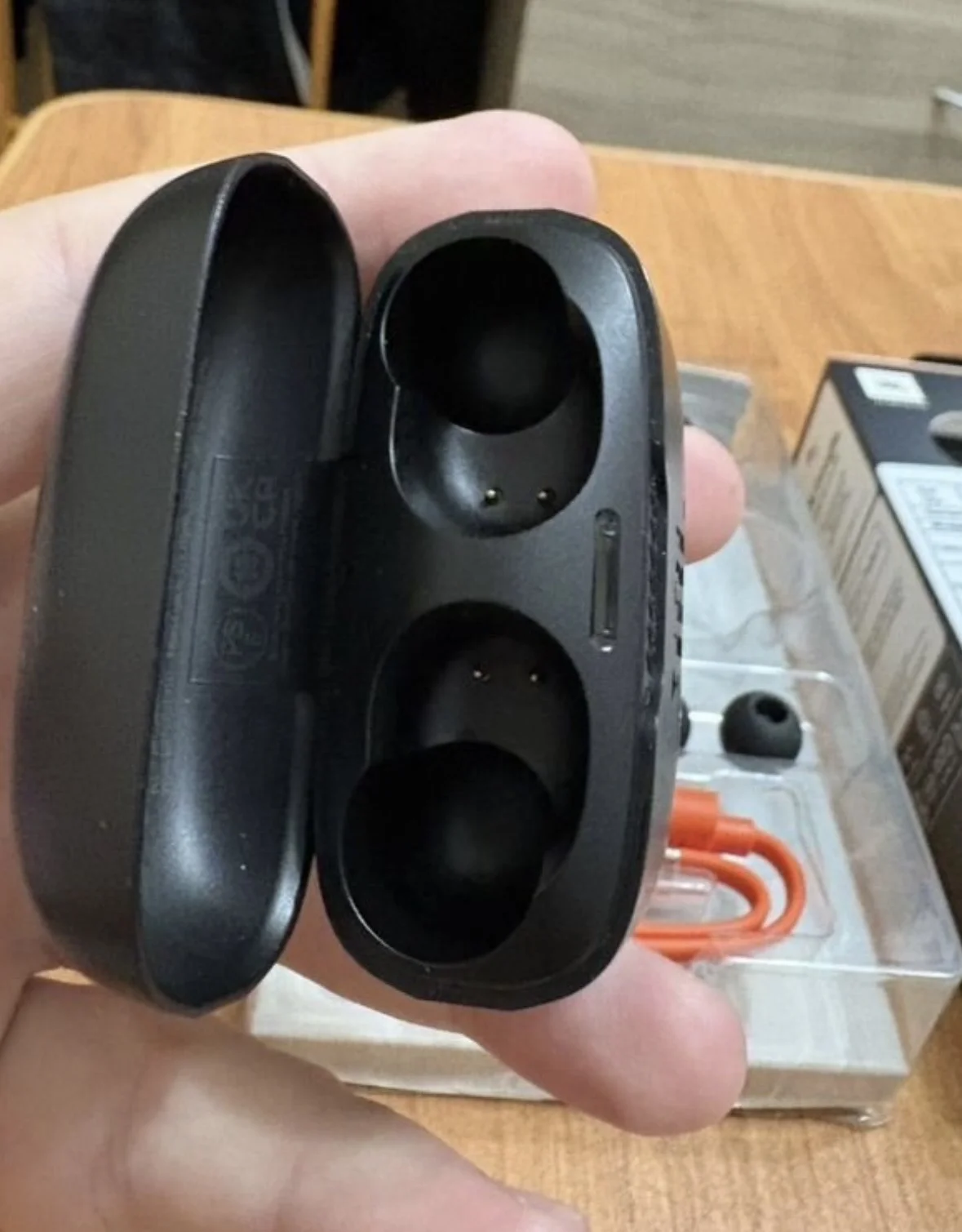 JBL Tune 130NC TWS б/у, с дефектом - миниатюра 5