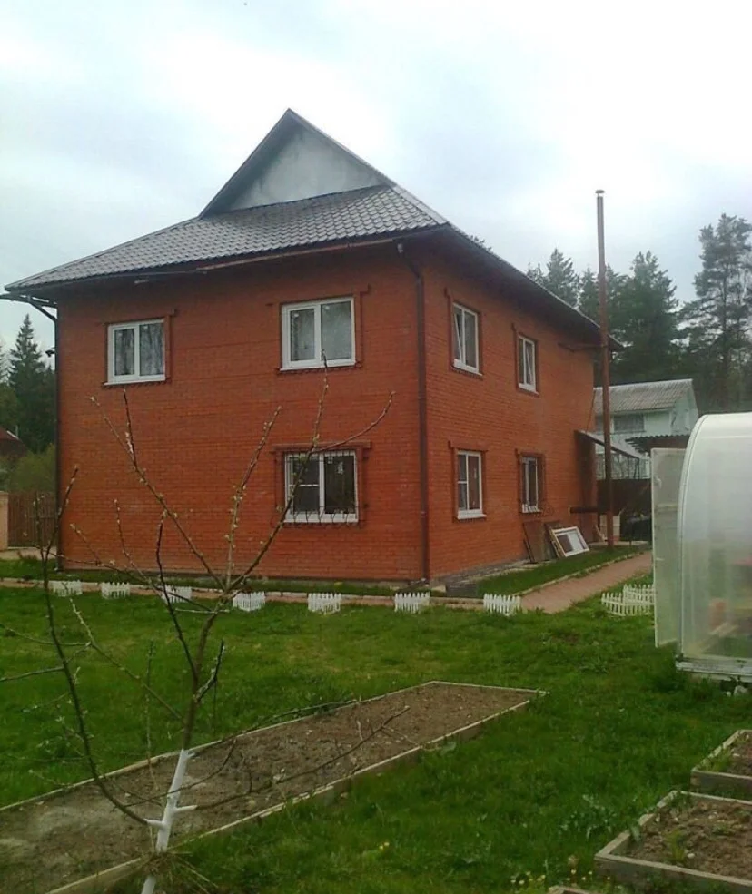 Продам участок с недостроеенным домом - изображение 1