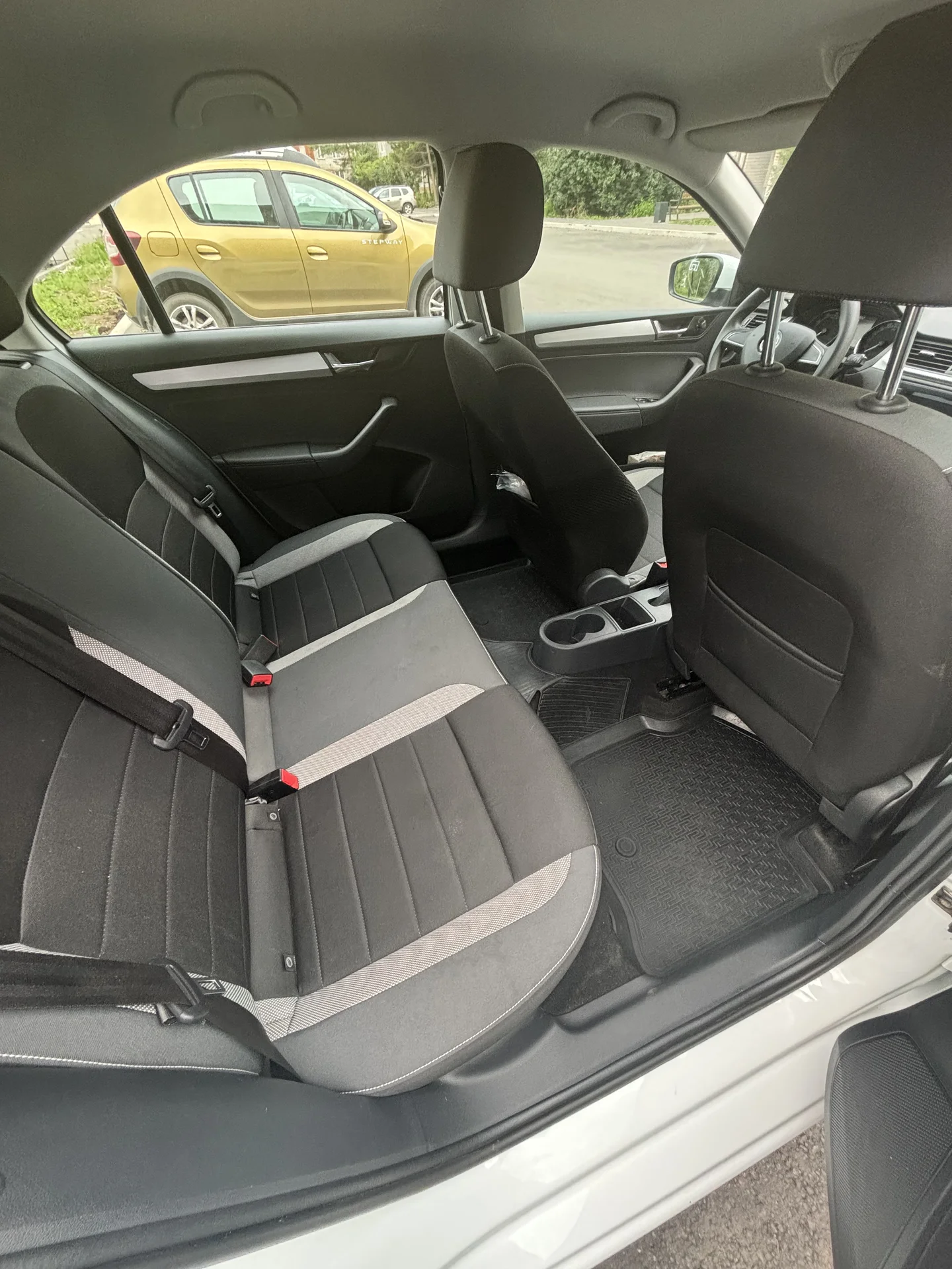 Skoda Rapid - миниатюра 8