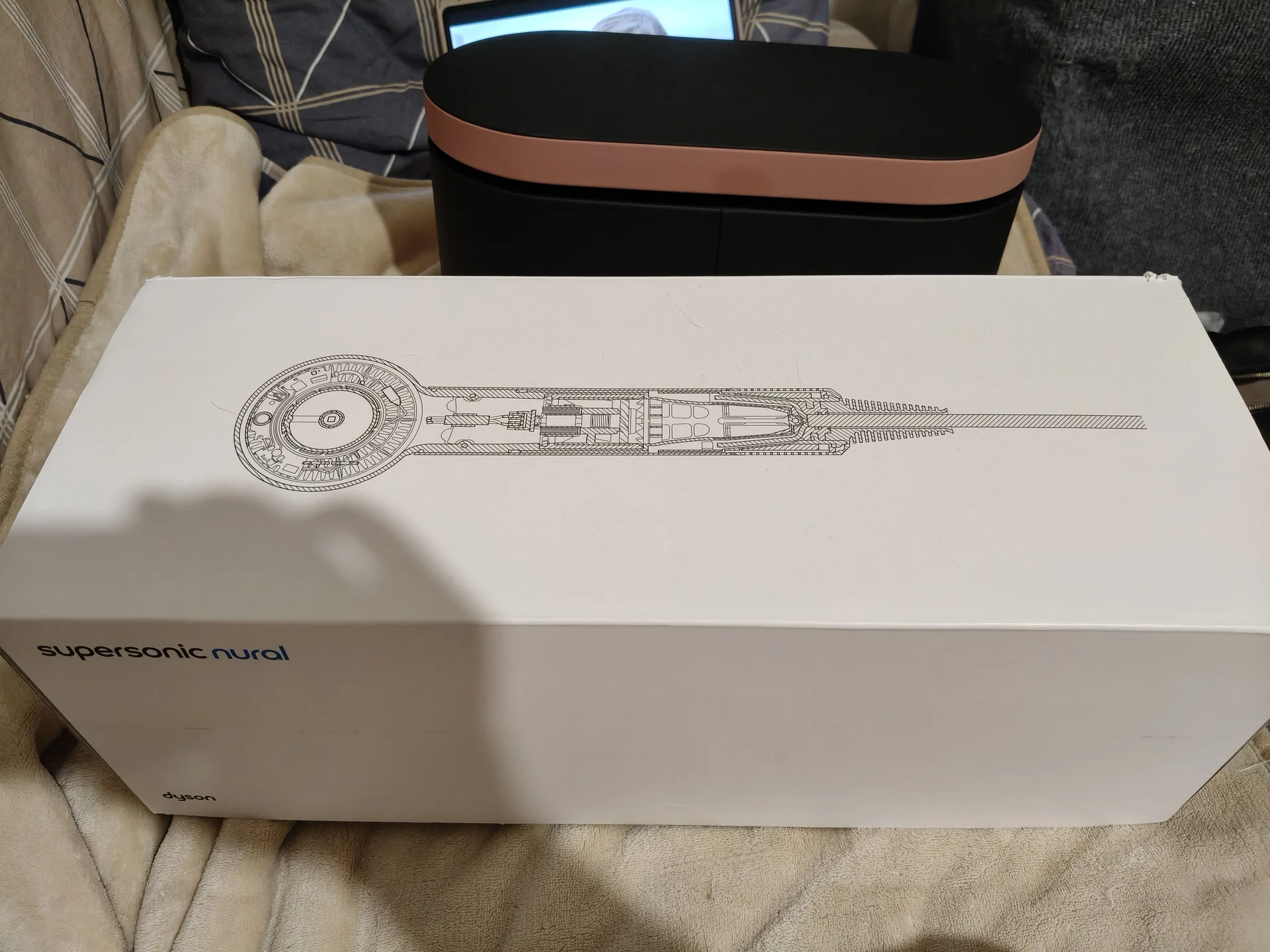 Фен стайлер Dyson - миниатюра 13