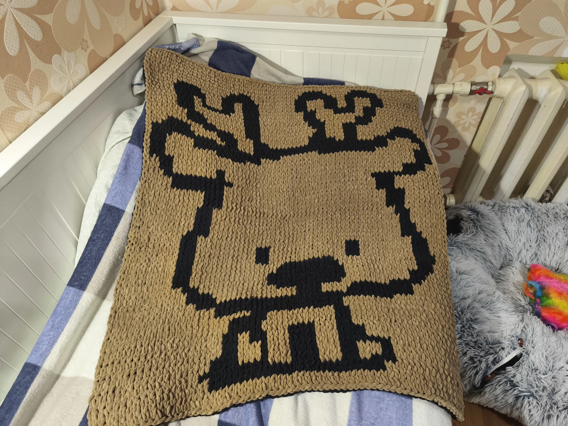 Плед ручной работы из плюшевой пряжи, 80*87 см - изображение 1