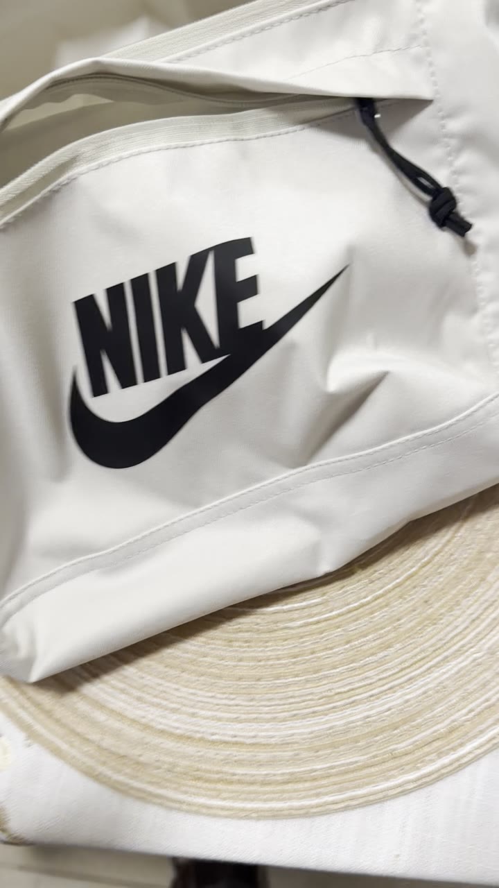Nike сумка поясная Heritage Waistpack - видео 7