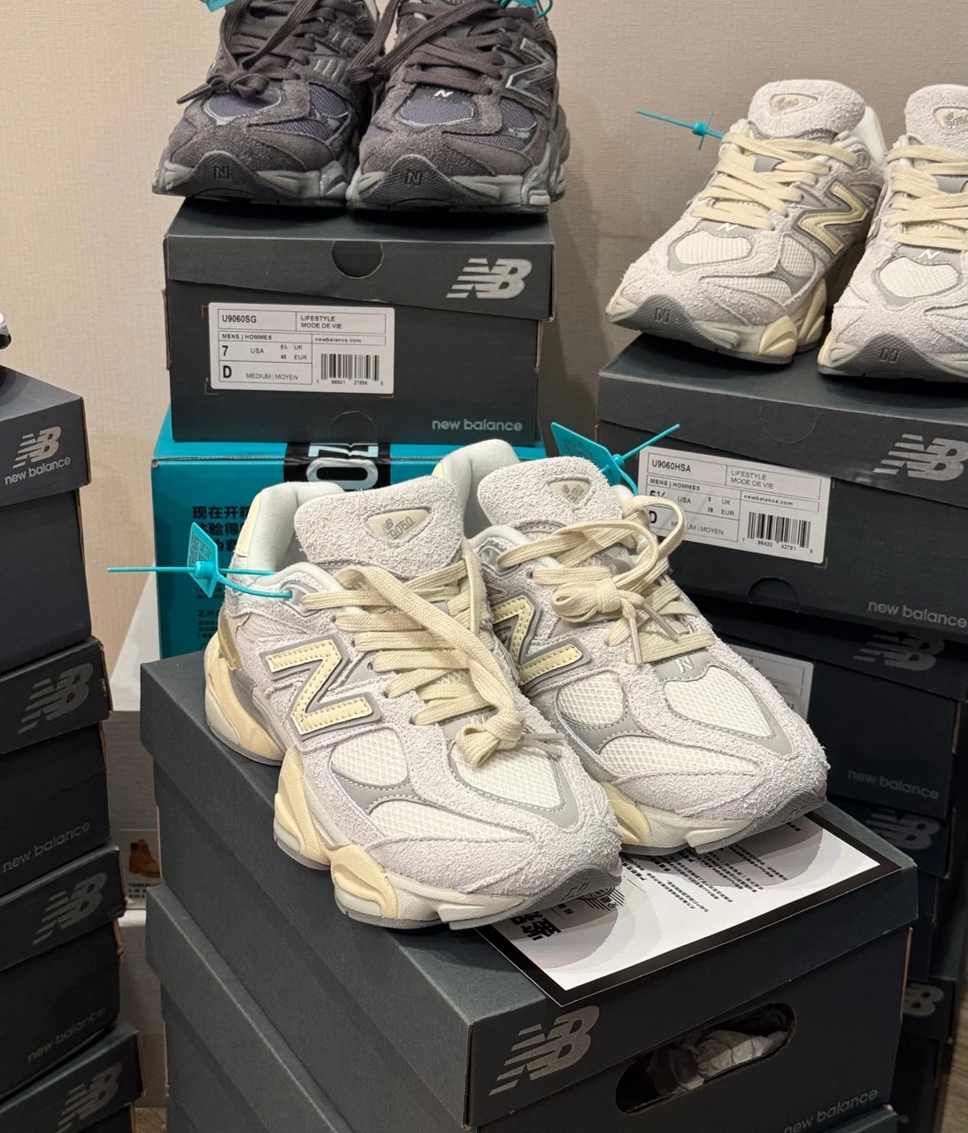 Кроссовки New Balance 9060 оригинал - миниатюра 2