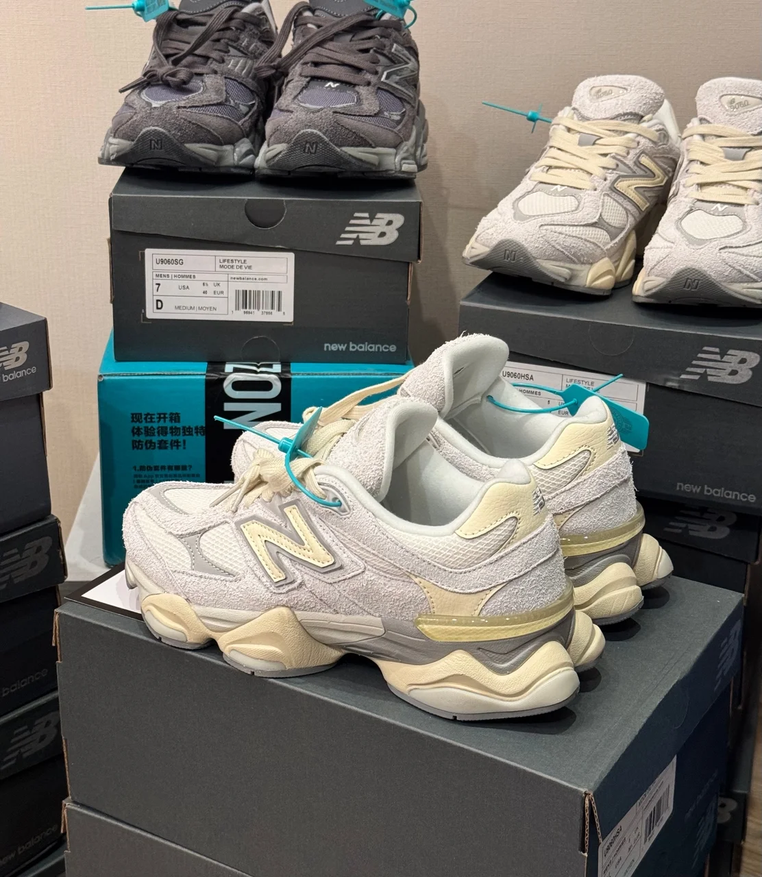 Кроссовки New Balance 9060 оригинал - миниатюра 3